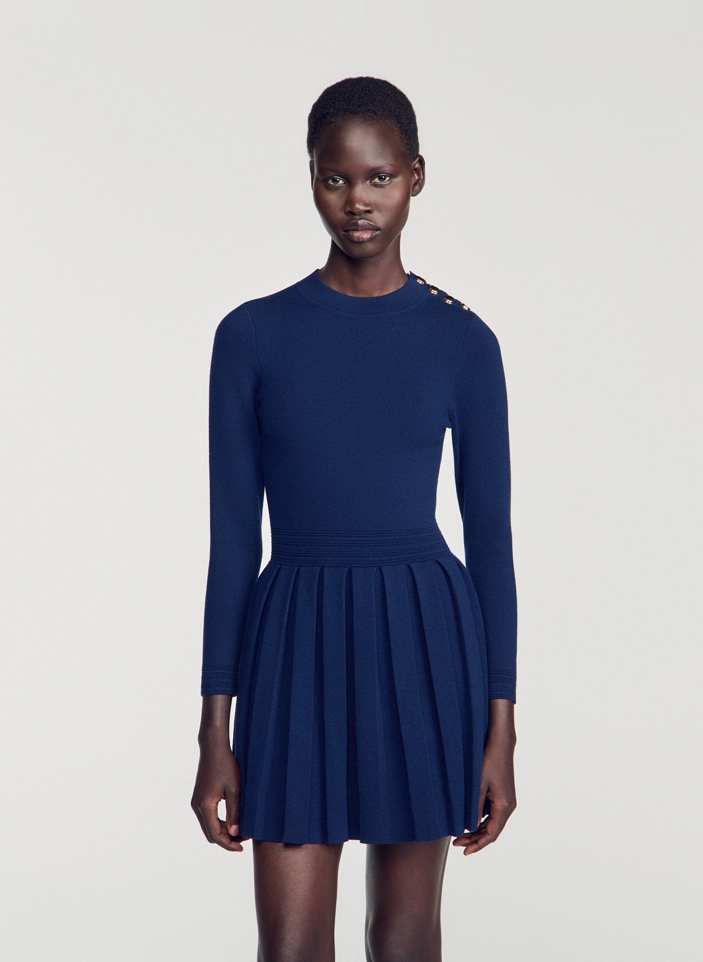 Plissiertes Kurzkleid mit Rundhalsausschnitt SANDRO Blau