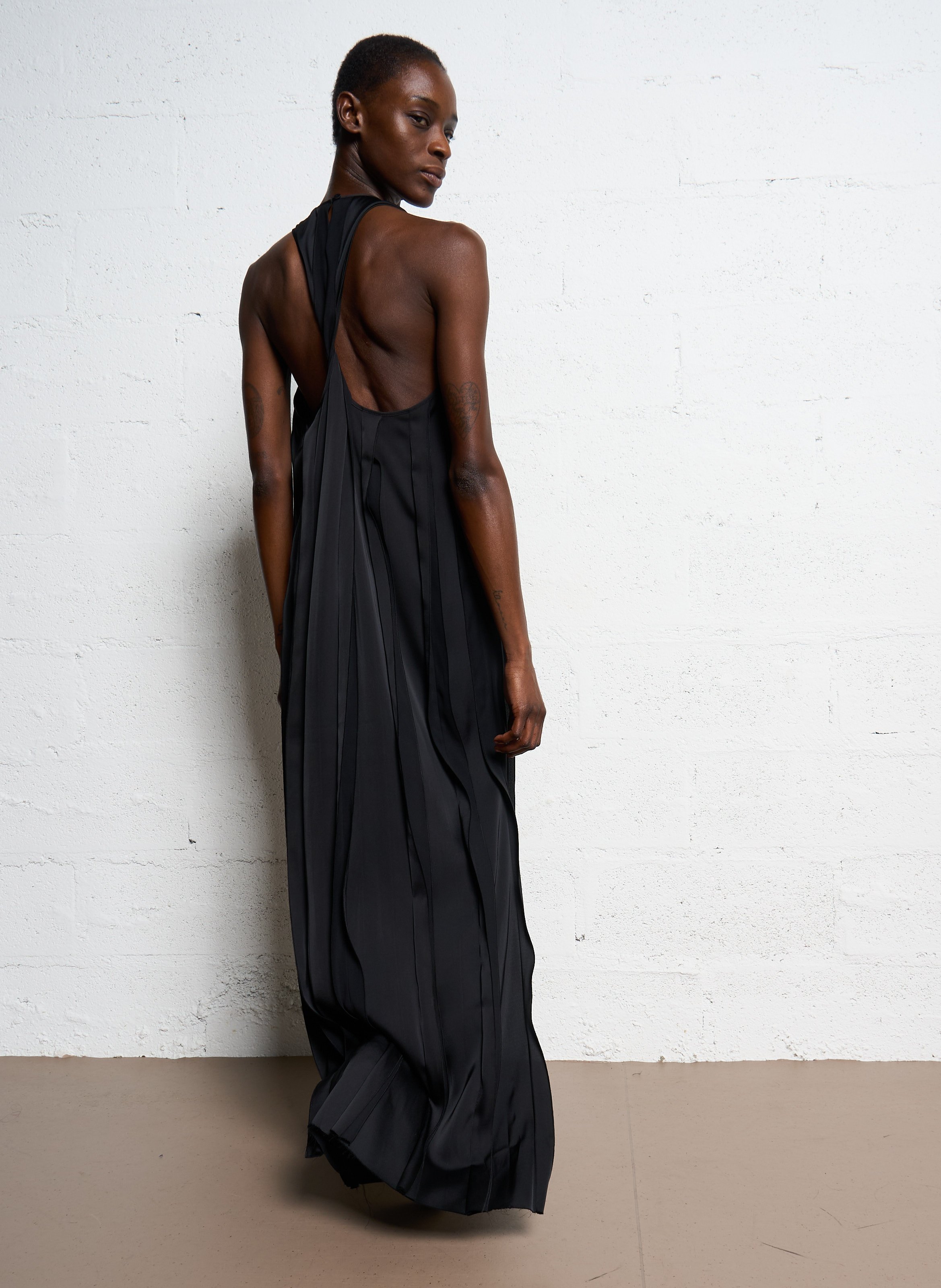 Long pleated dress ATTIC AND BARN Black