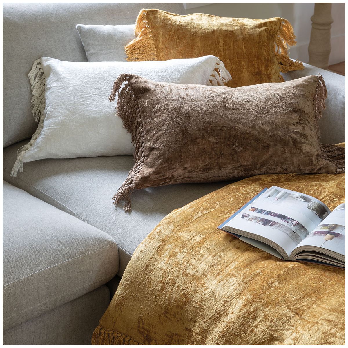 Iridescent velvet futon BLANC D'IVOIRE Yellow