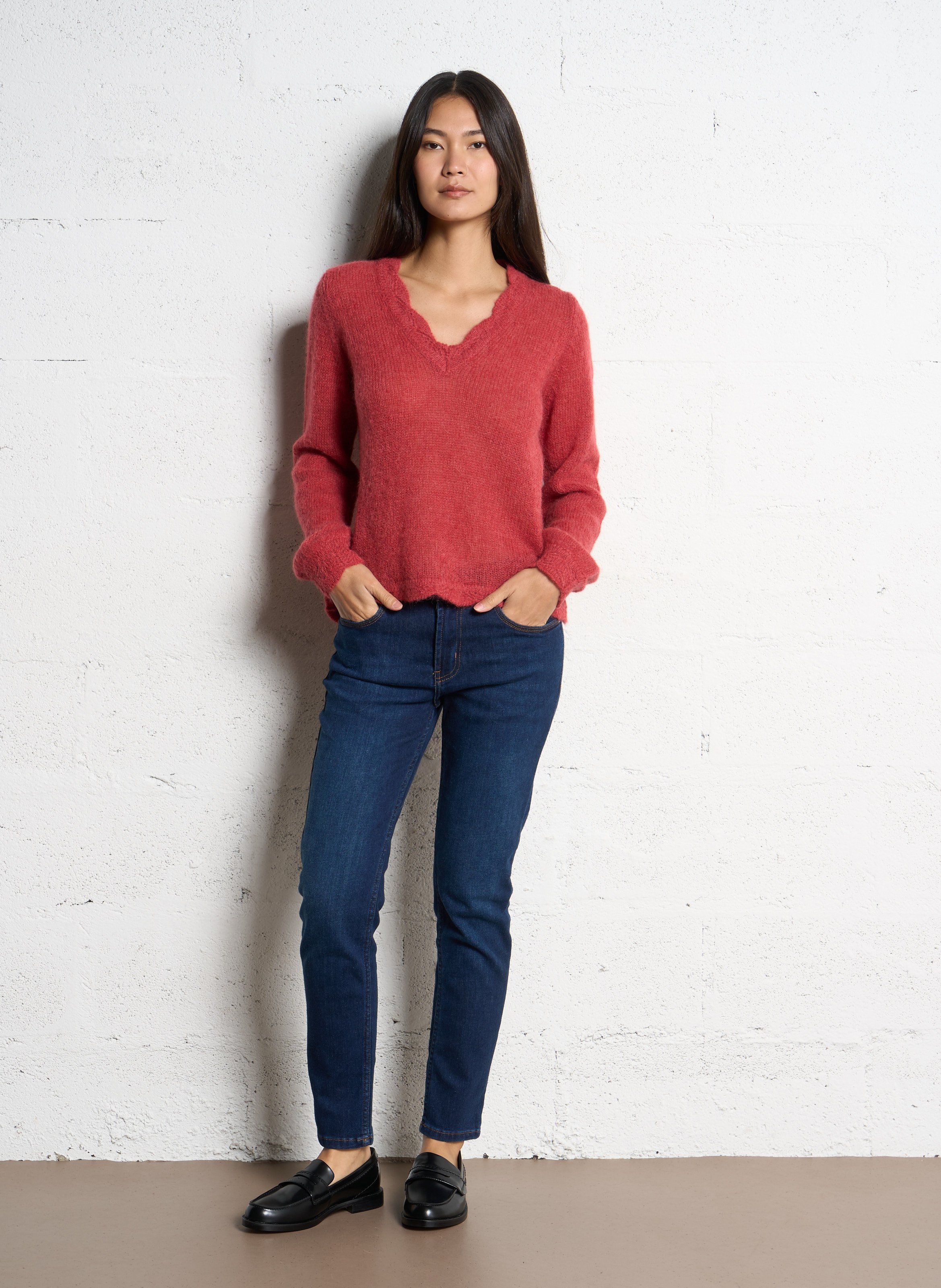 Pull droit col V en laine mélangée SUD EXPRESS Rouge