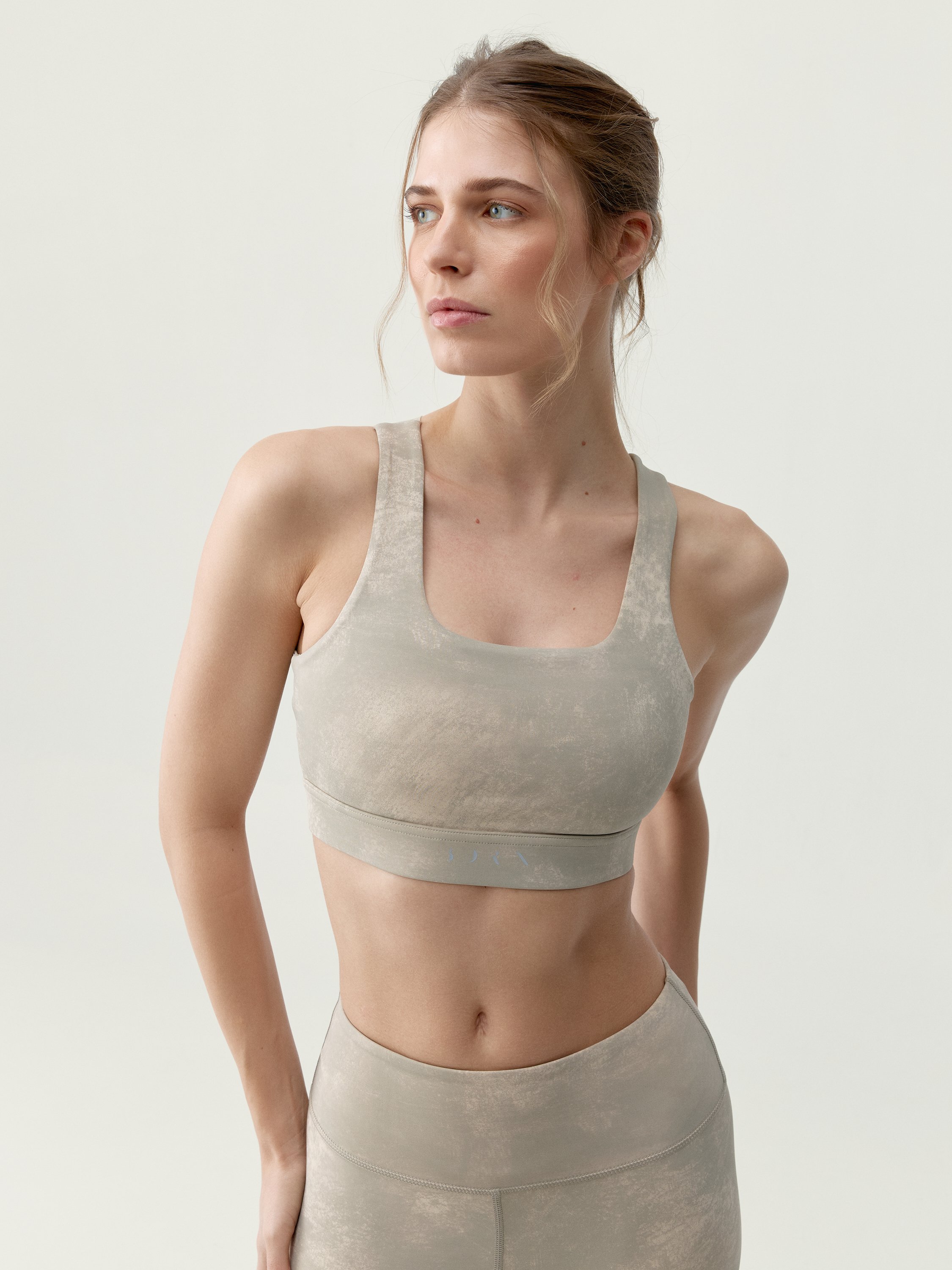 Women's high support sculpting sports bra BORN Beige