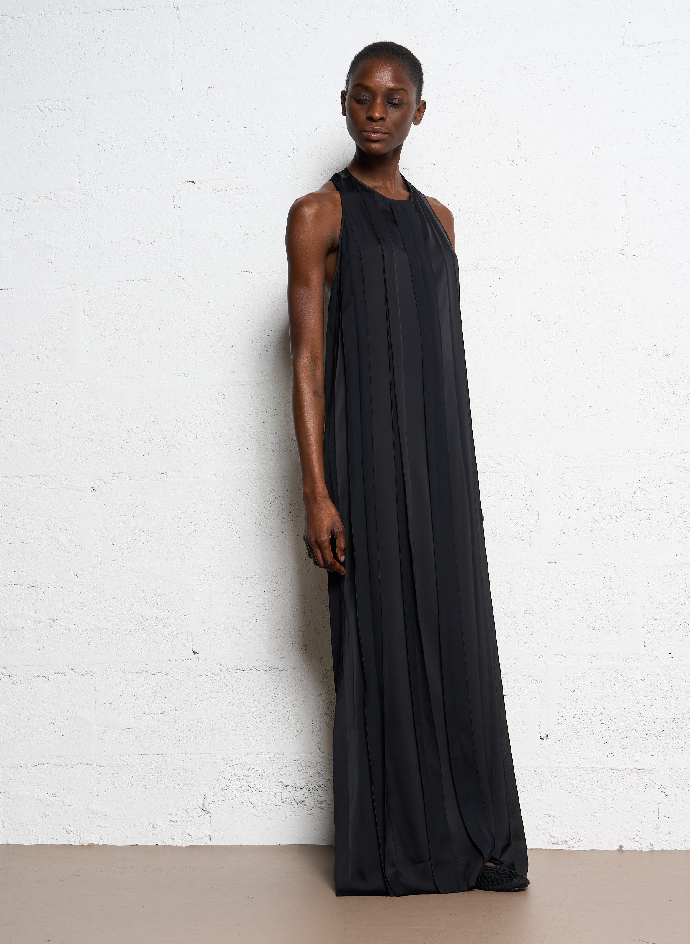 Long pleated dress ATTIC AND BARN Black