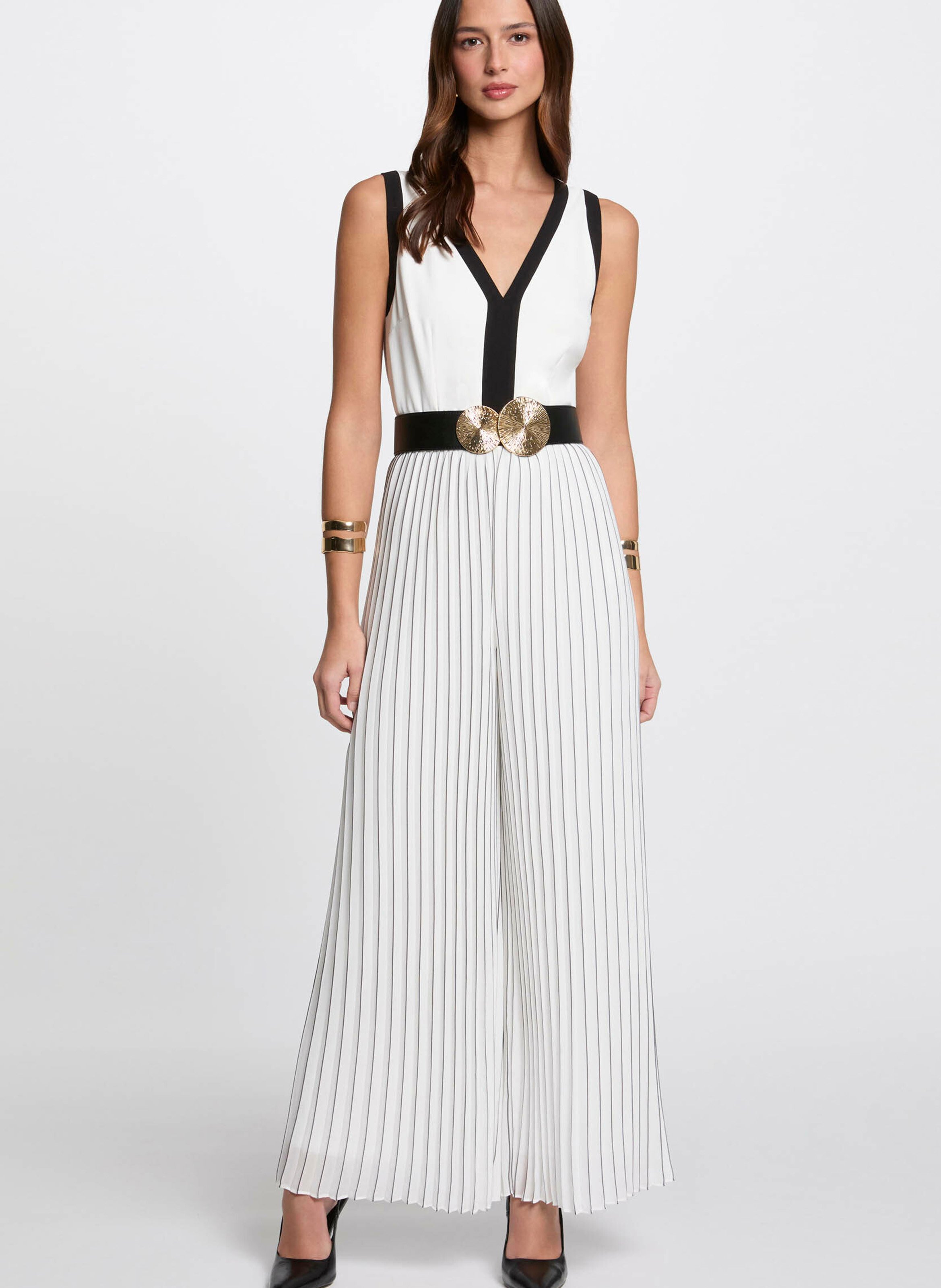 SALSATION 新作　V-Neck Jumpsuit SALSATION 新作 V-Neck Jumpsuit V-Neck Jumpsuit - WaedLine