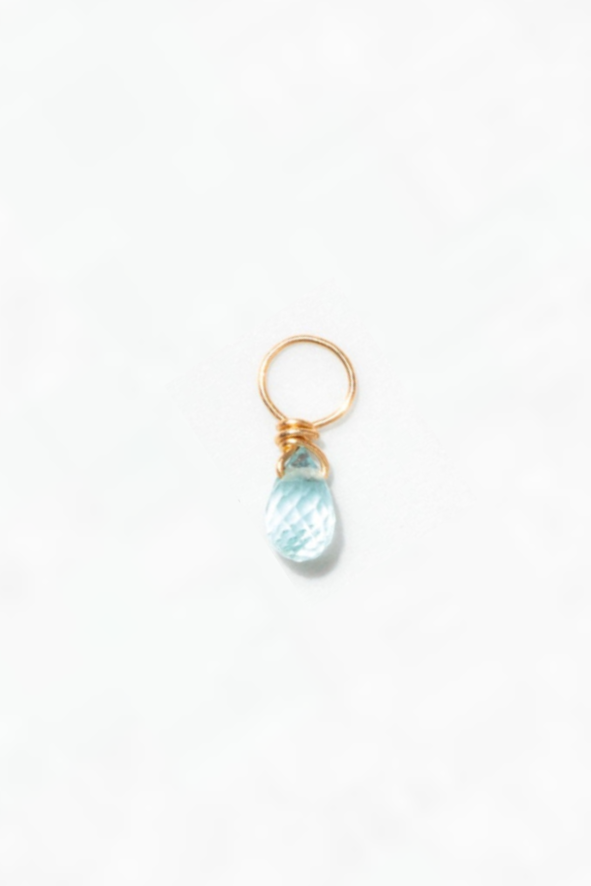Pendant Mia in 18k Gold - Light Blue Sapphire YAY Blue