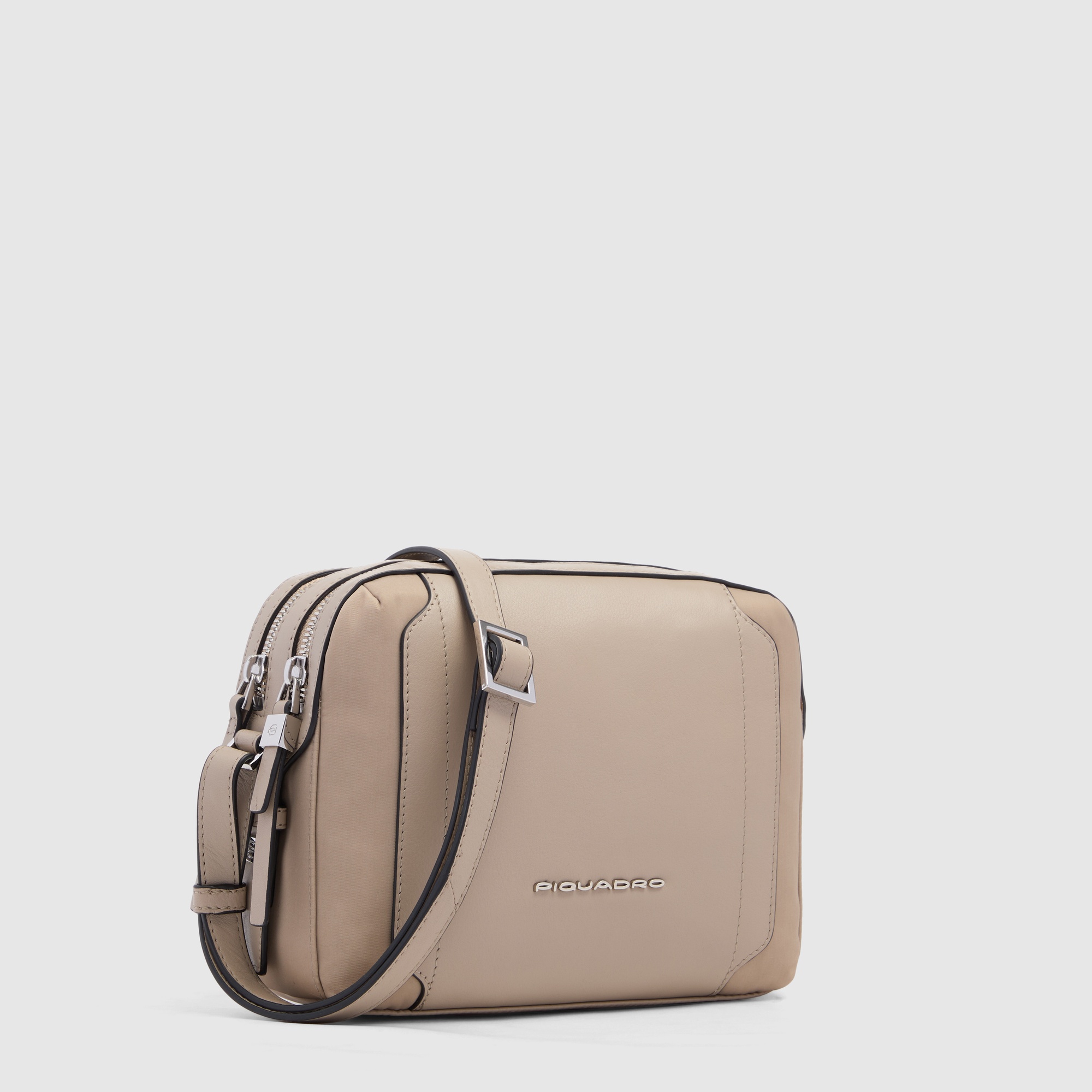 Women's shoulder bag model camera case in recycled fabric and leather Beige