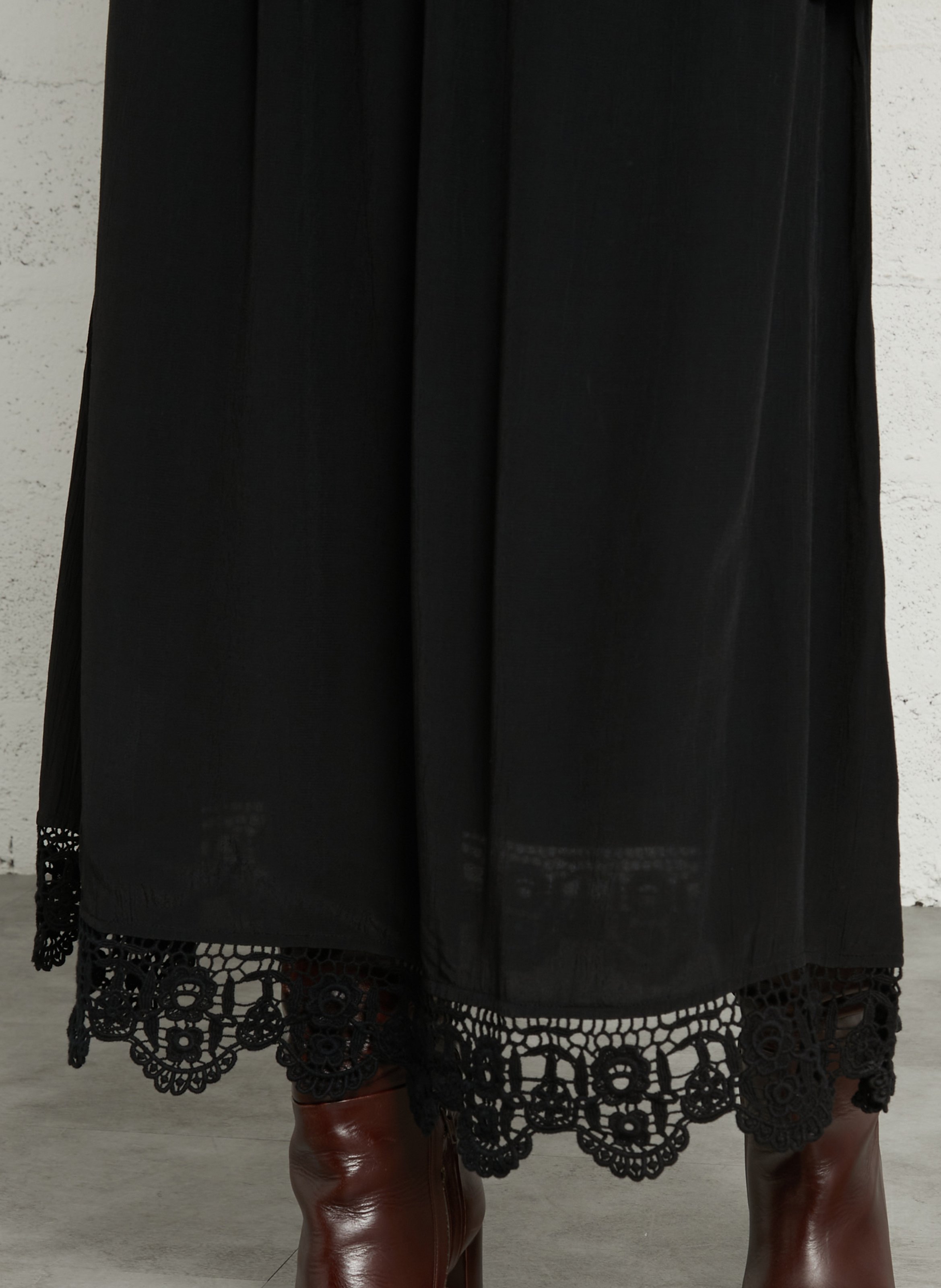 Robe longue brodée col tunisien LOUISE MISHA Noir
