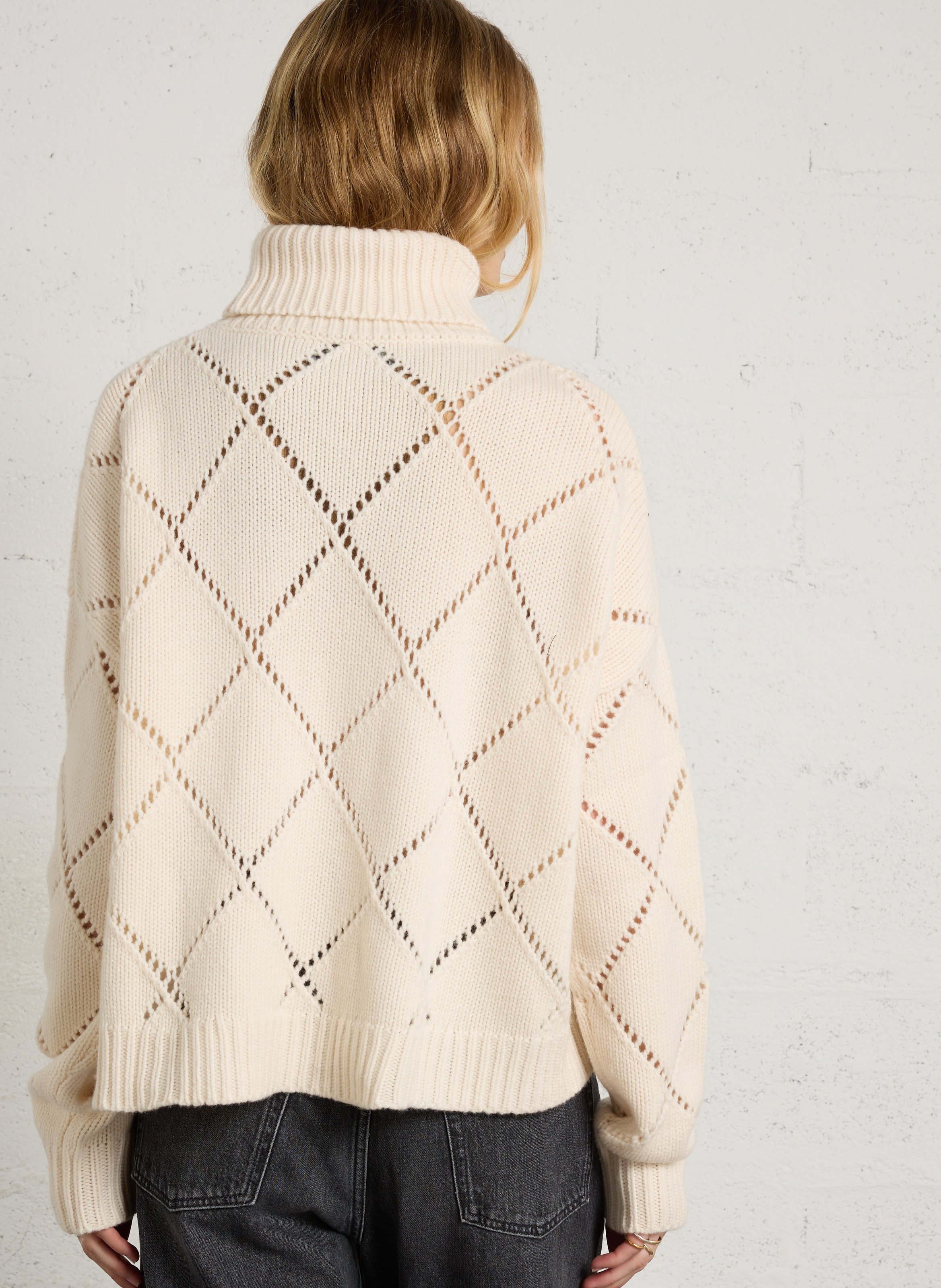 Pull ample col roulé ajouré en laine BERENICE Blanc