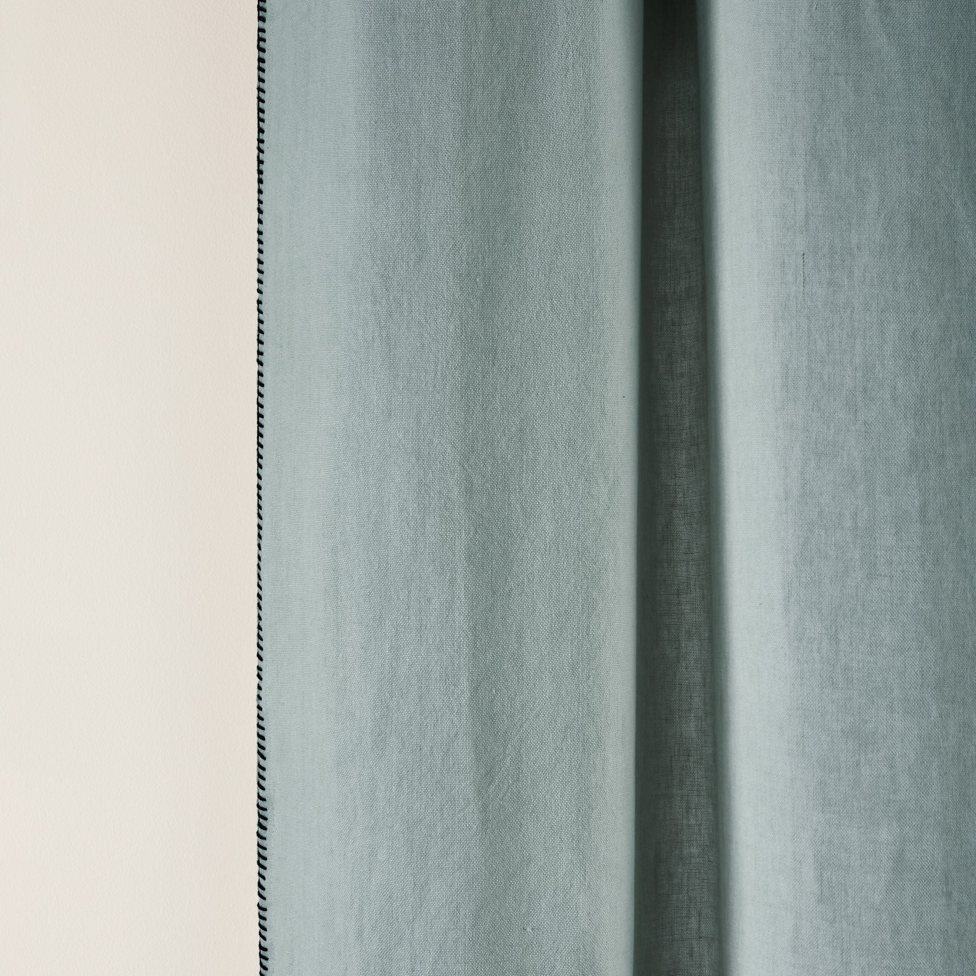 Curtain with black eyelets MADURA Green