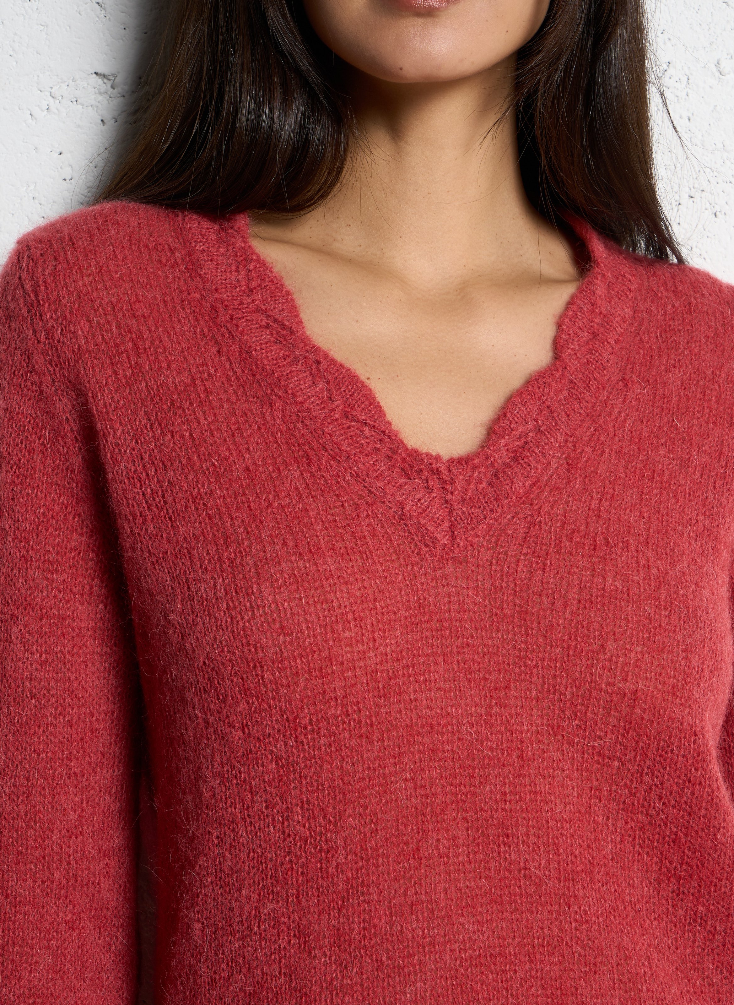 Pull droit col V en laine mélangée SUD EXPRESS Rouge