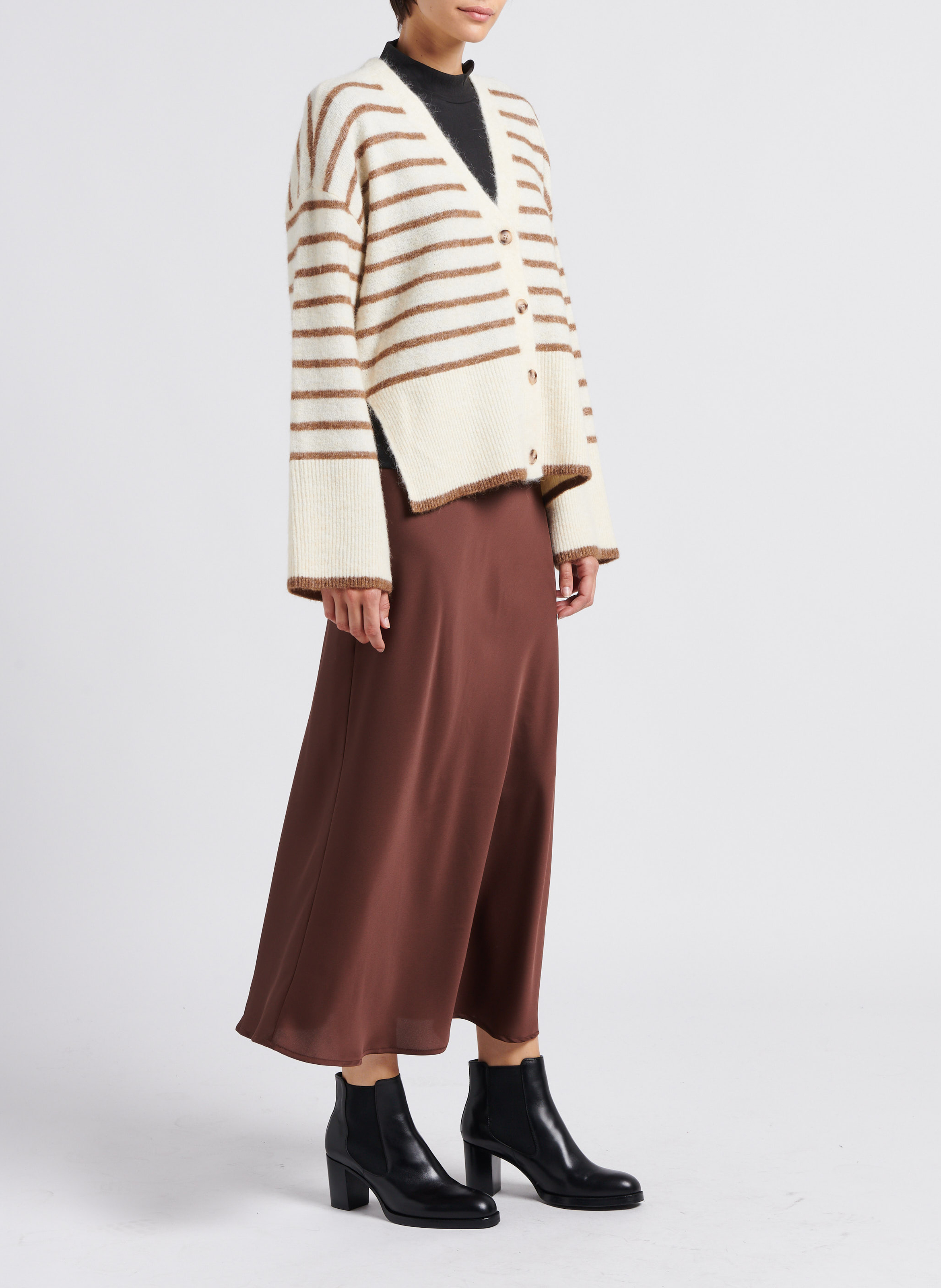 Gerade geschnittene Strickjacke mit V-Ausschnitt VILA Beige