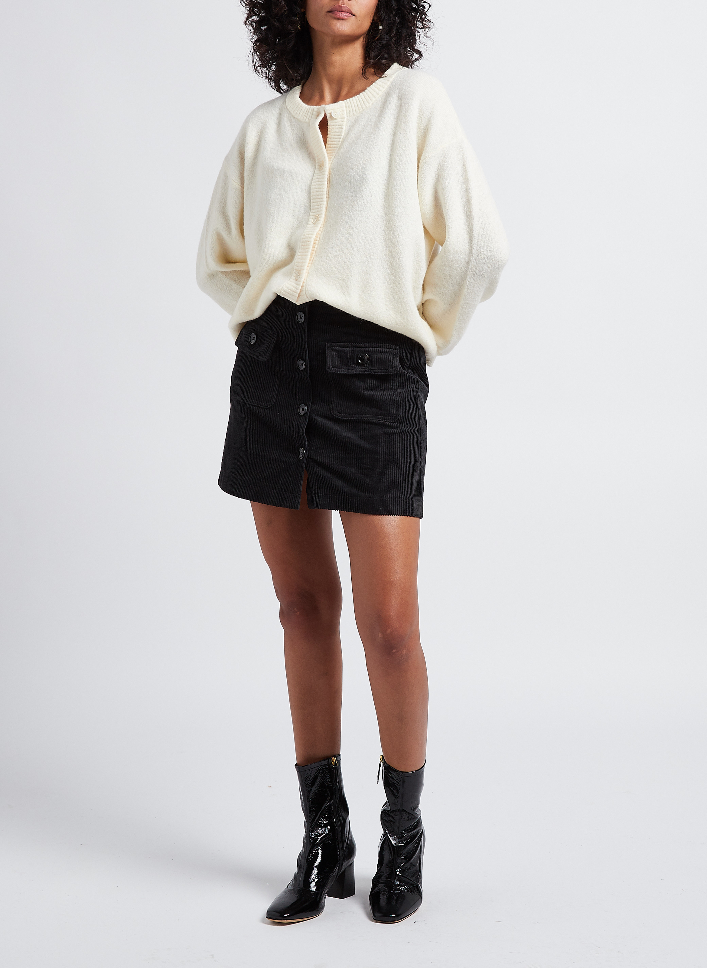 Vest met ronde hals en knoopsluiting Beige