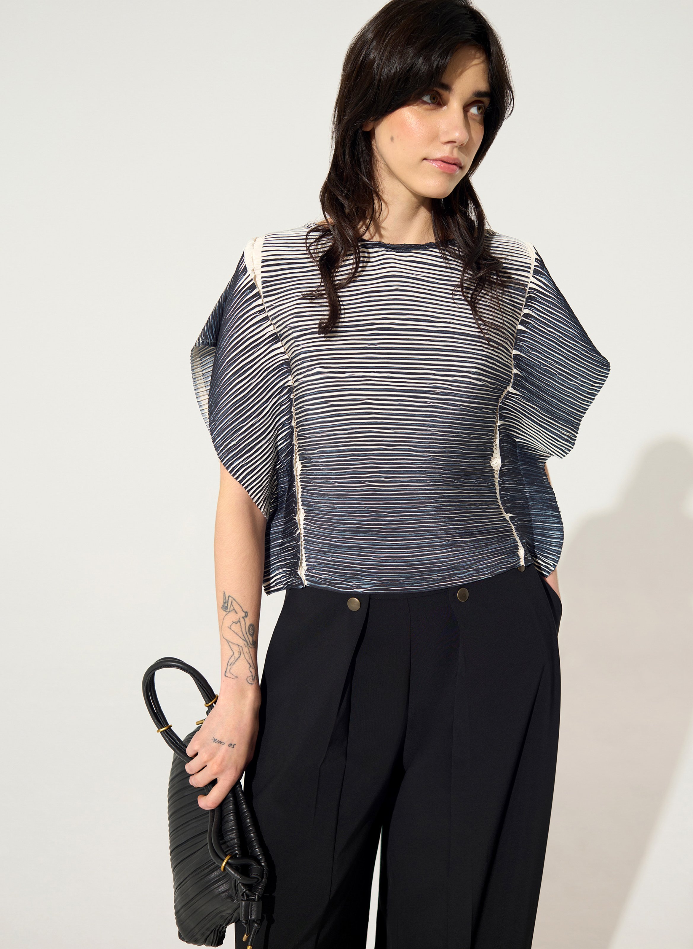 Oversize-Top mit Rundhalsausschnitt und Print COTELAC Schwarz