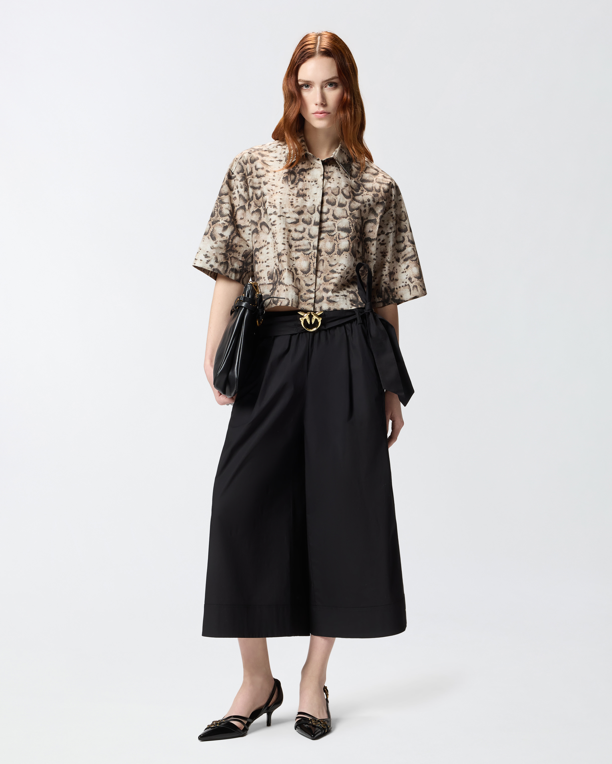 Long Bermuda shorts with love birds buckle. PINKO Black