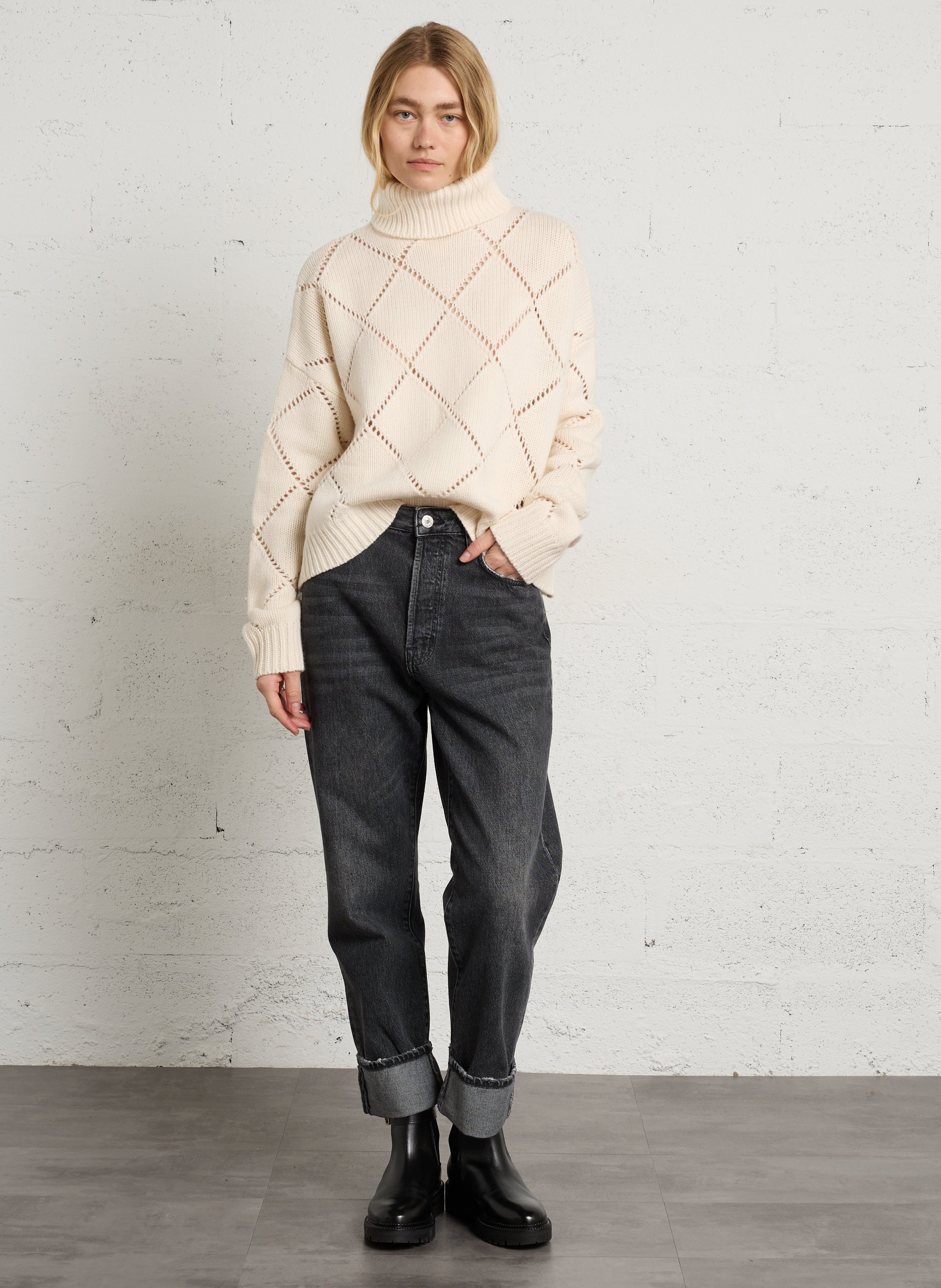 Pull ample col roulé ajouré en laine BERENICE Blanc