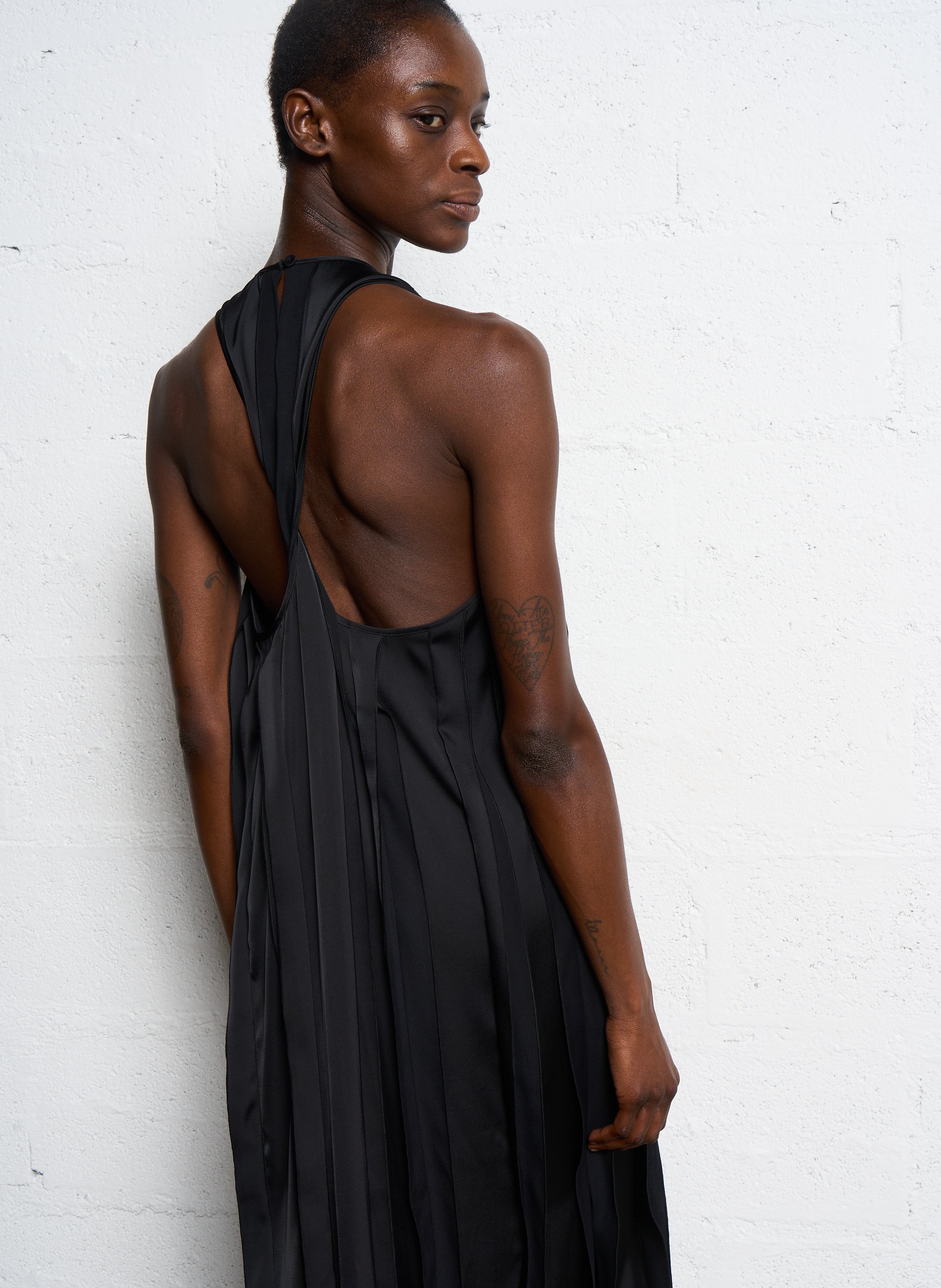 Long pleated dress ATTIC AND BARN Black