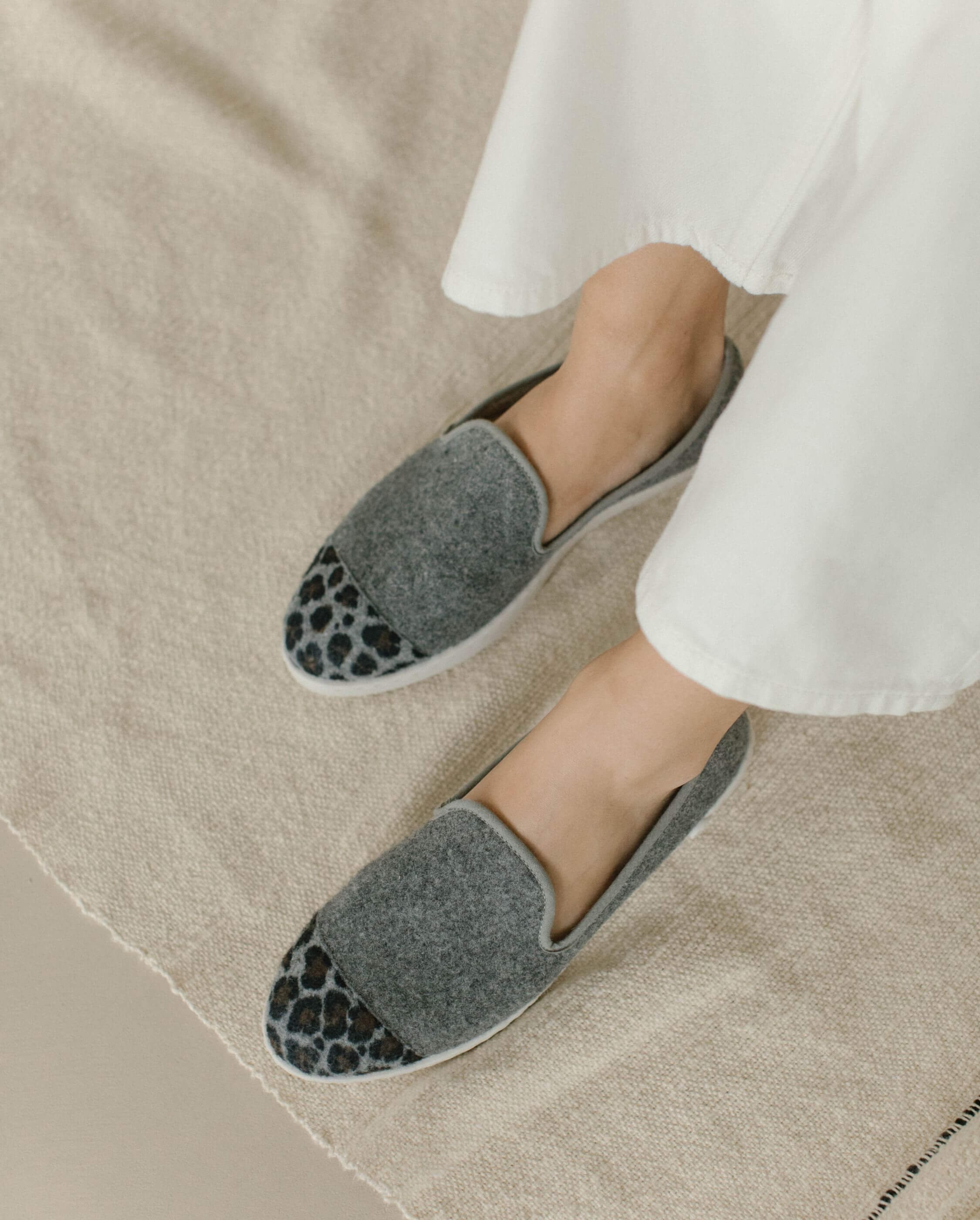 Women's wool slippers, gray leopard ANGARDE Grey