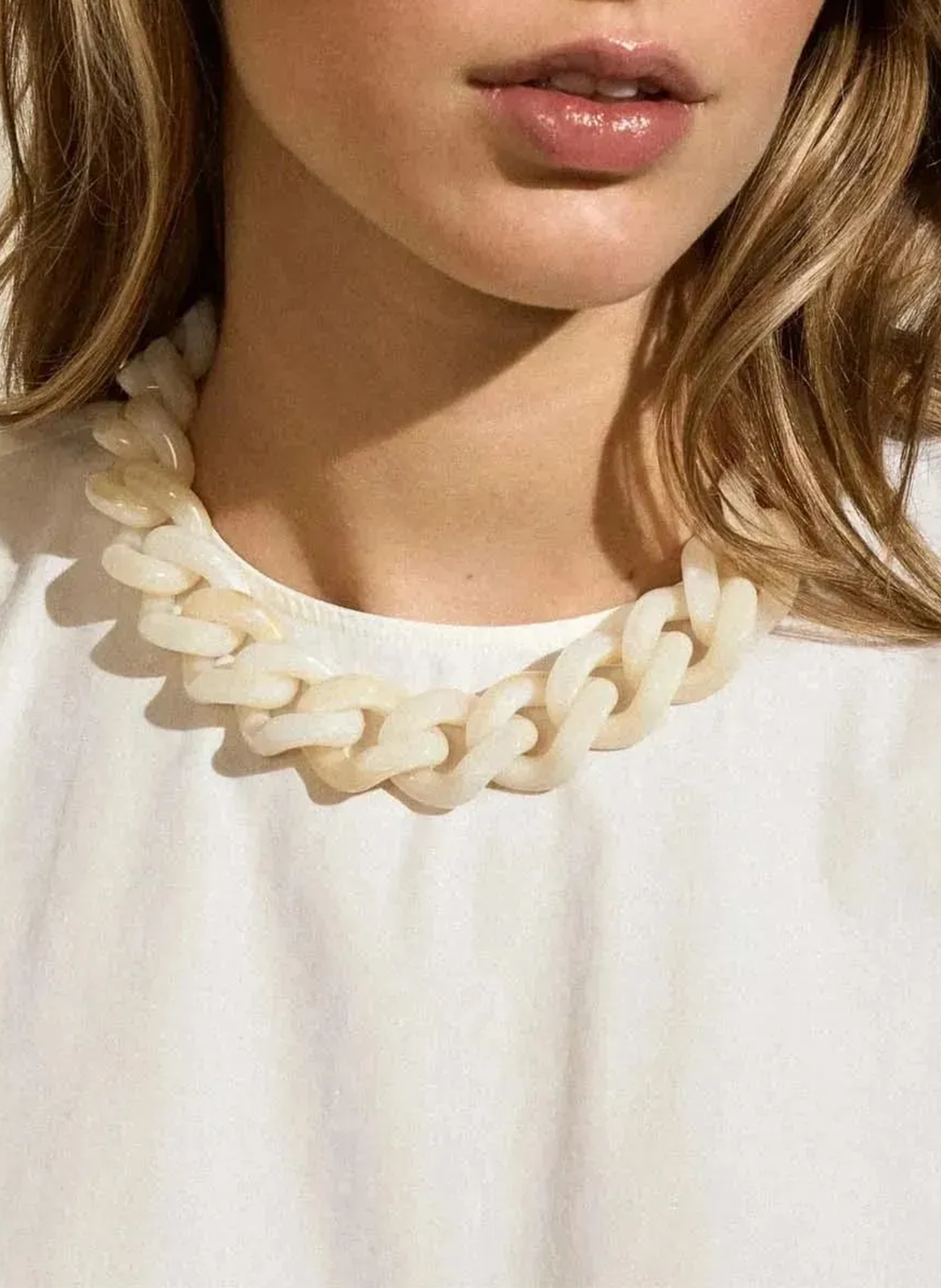 Halskette mit marmorierten Gliedern VANESSA BARONI Weiss