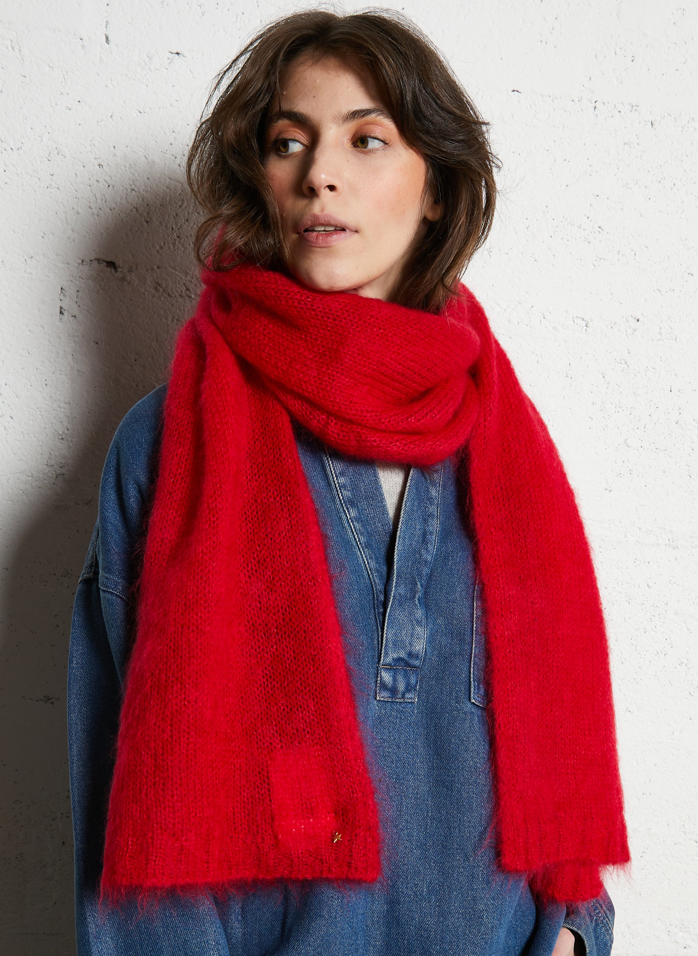 Unifarbener Schal aus Wollmischung  DES PETITS HAUTS