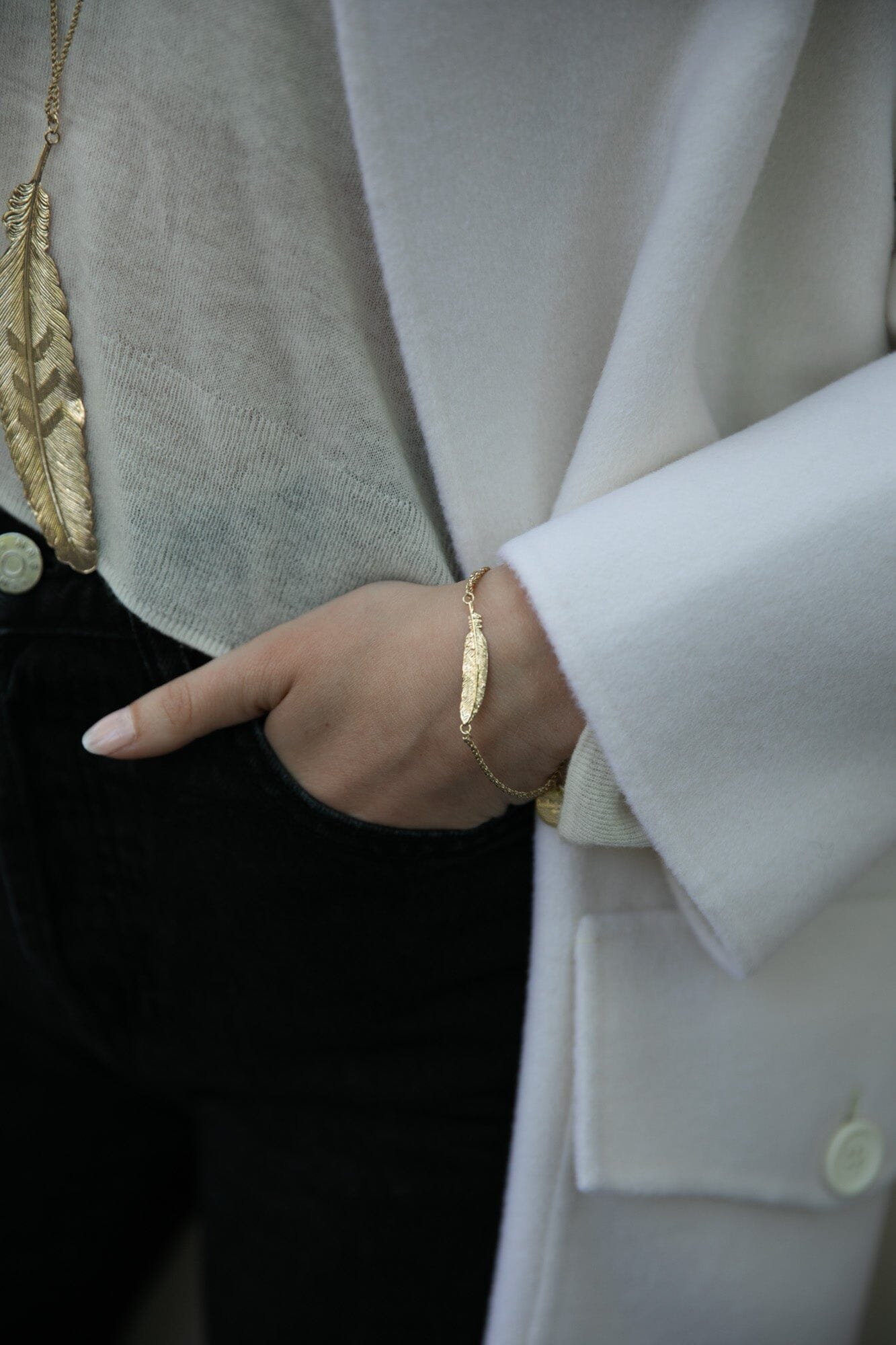 Silver-plated feather necklace Golden