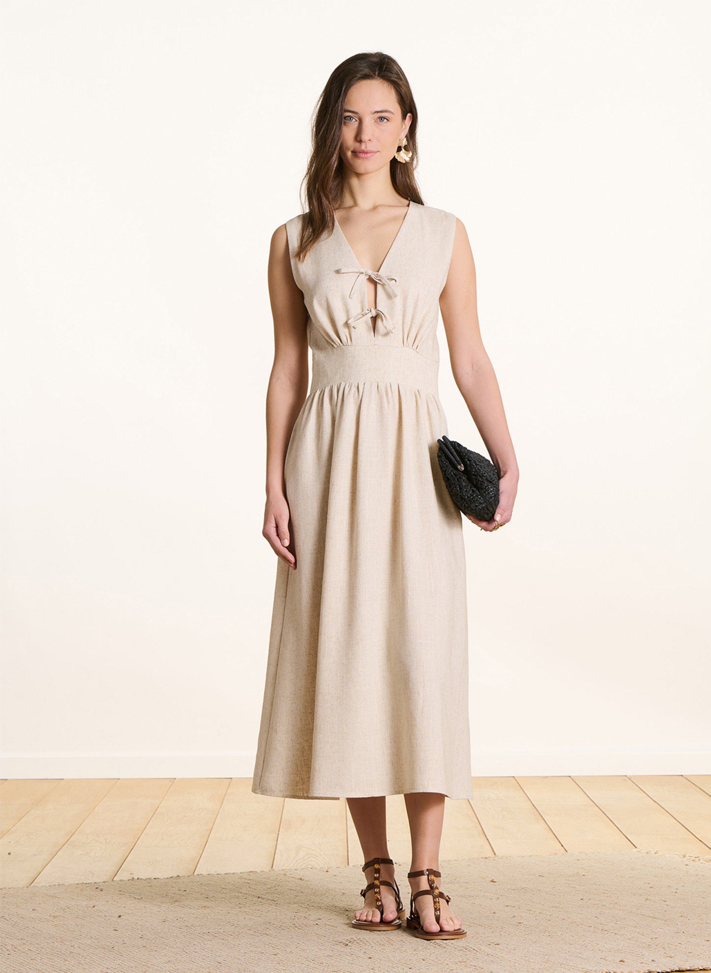 Kurzkleid mit V-Ausschnitt LA FEE MARABOUTEE Beige