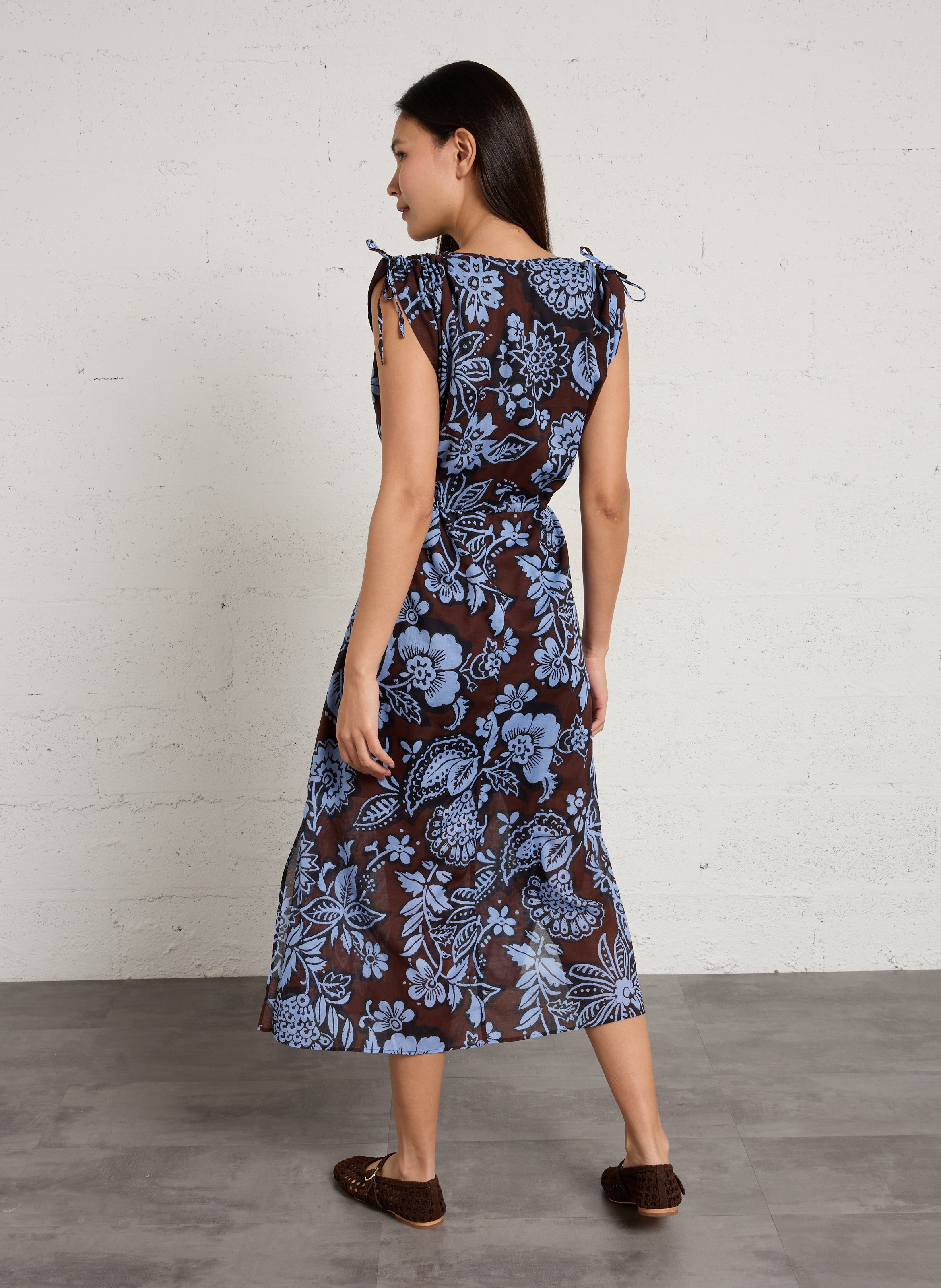 Langes Kleid mit V-Ausschnitt und Print SUD EXPRESS Braun