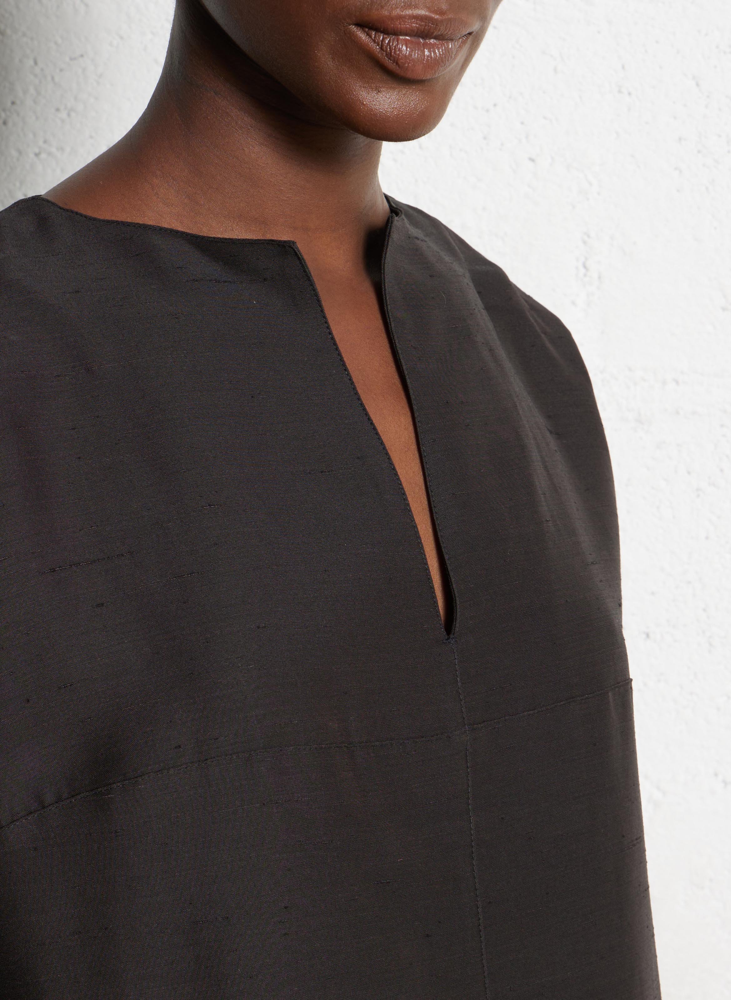 Midi dress with Tunisian collar in blended linen. SOEUR Black