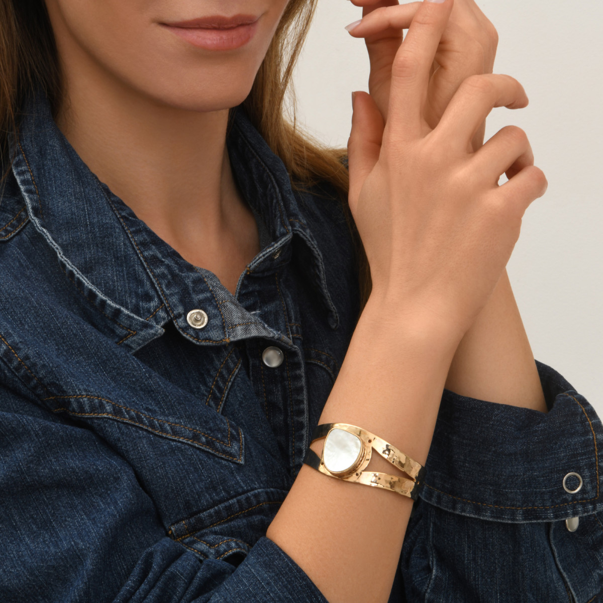 Noto gold metal cuff bracelet with mother-of-pearl cabochon SATELLITE PARIS No Color