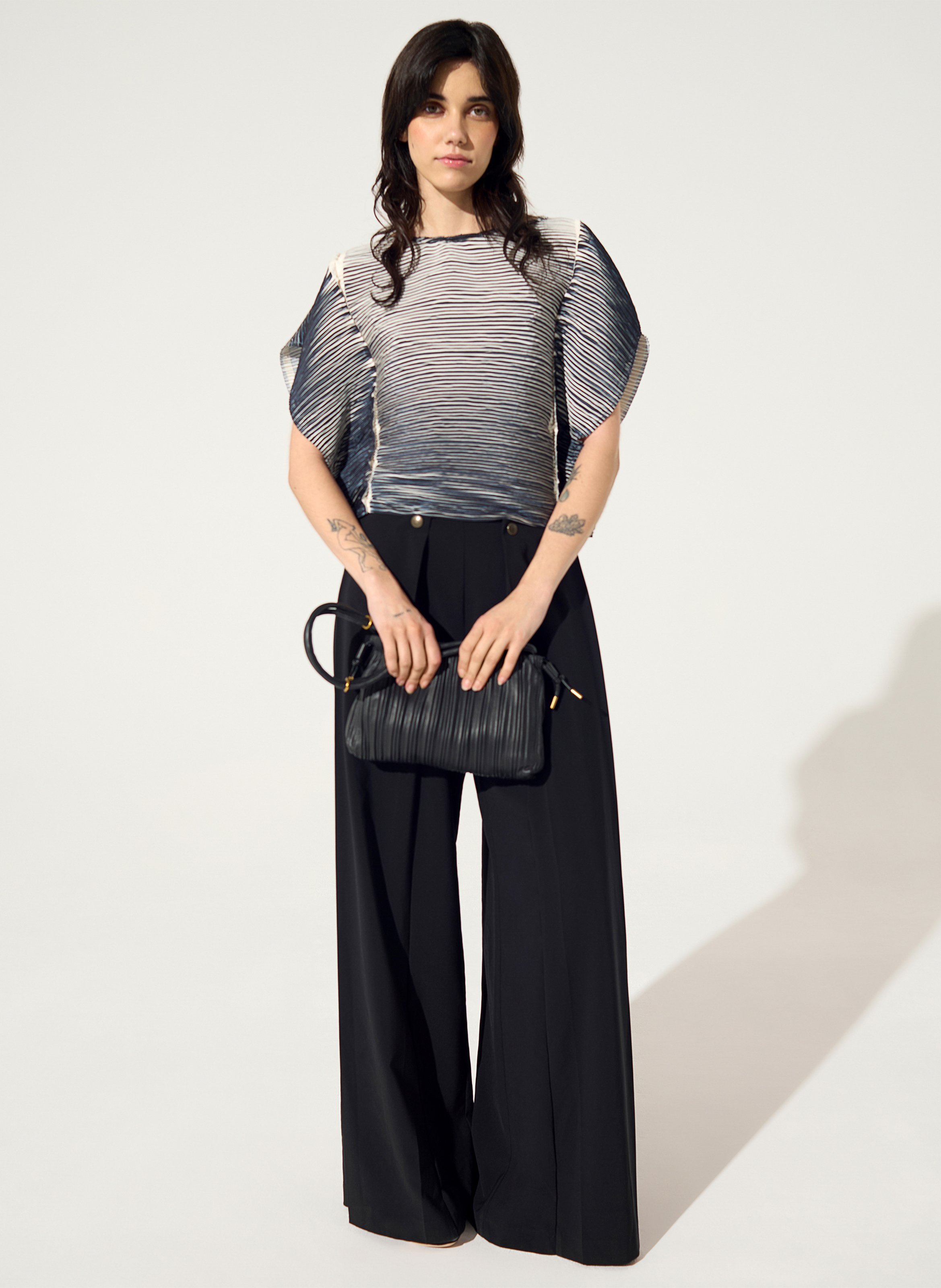 Oversize-Top mit Rundhalsausschnitt und Print COTELAC Schwarz