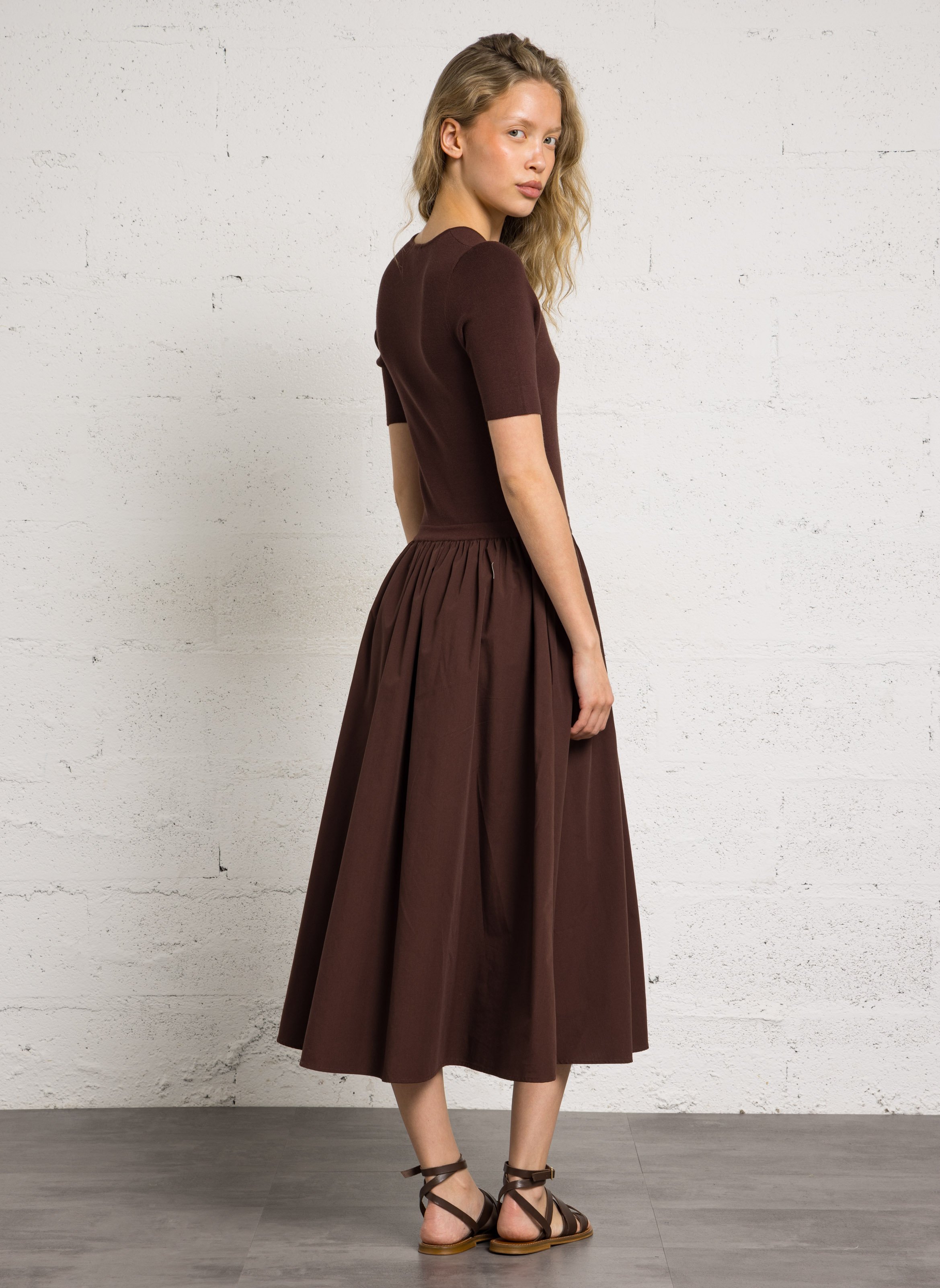 Lange jurk met uitlopende bi-materiaal PETITE MENDIGOTE Bruin