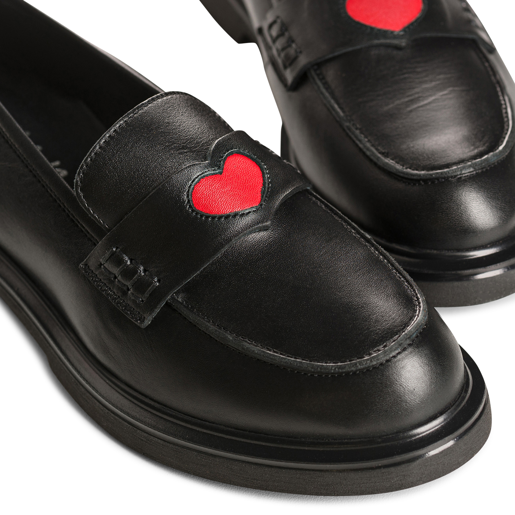 Classic leather heart loafers REQINS Black