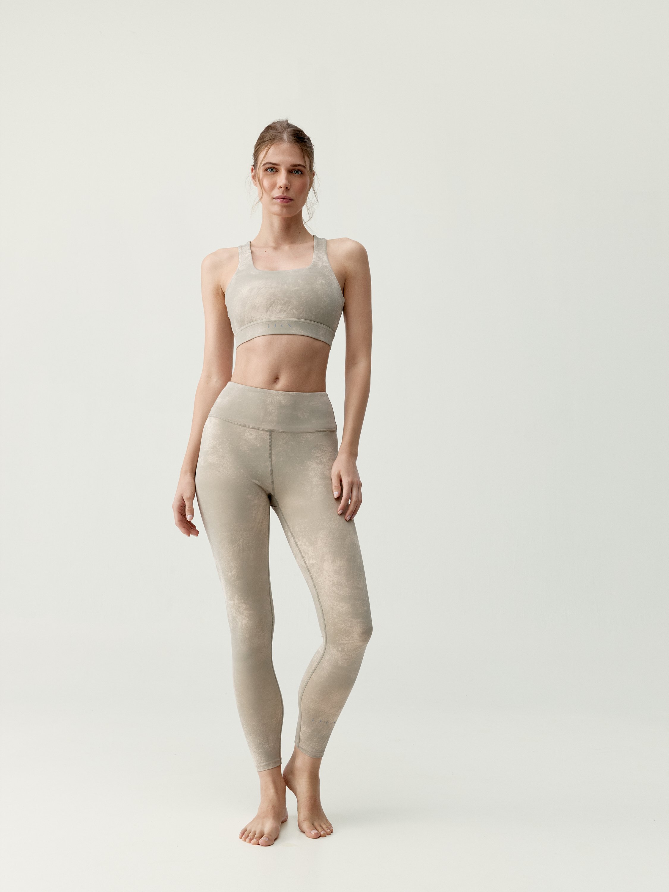 Women's high support sculpting sports bra BORN Beige