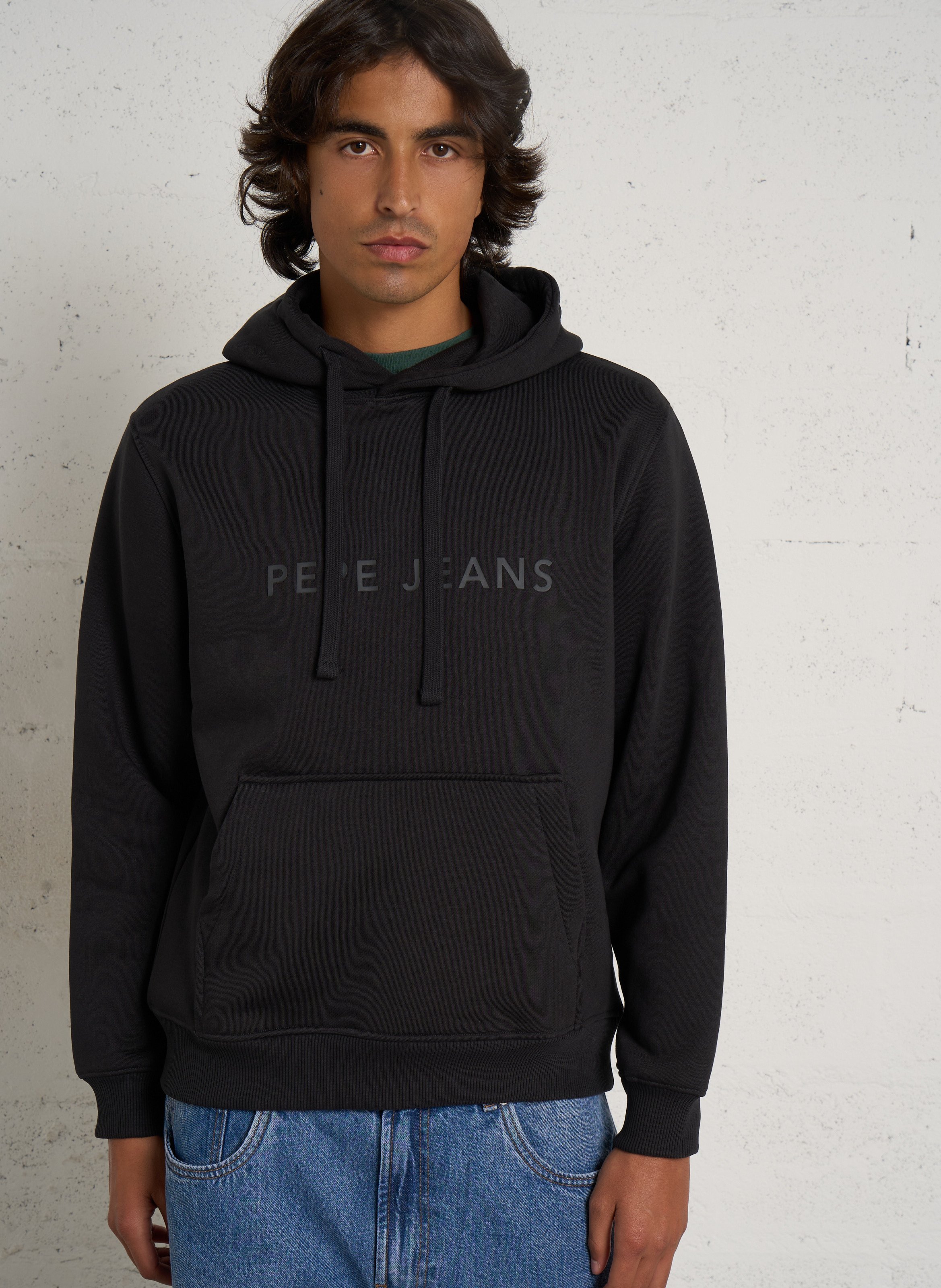 Einfarbiger Hoodie mit gesticktem Logo. PEPE JEANS