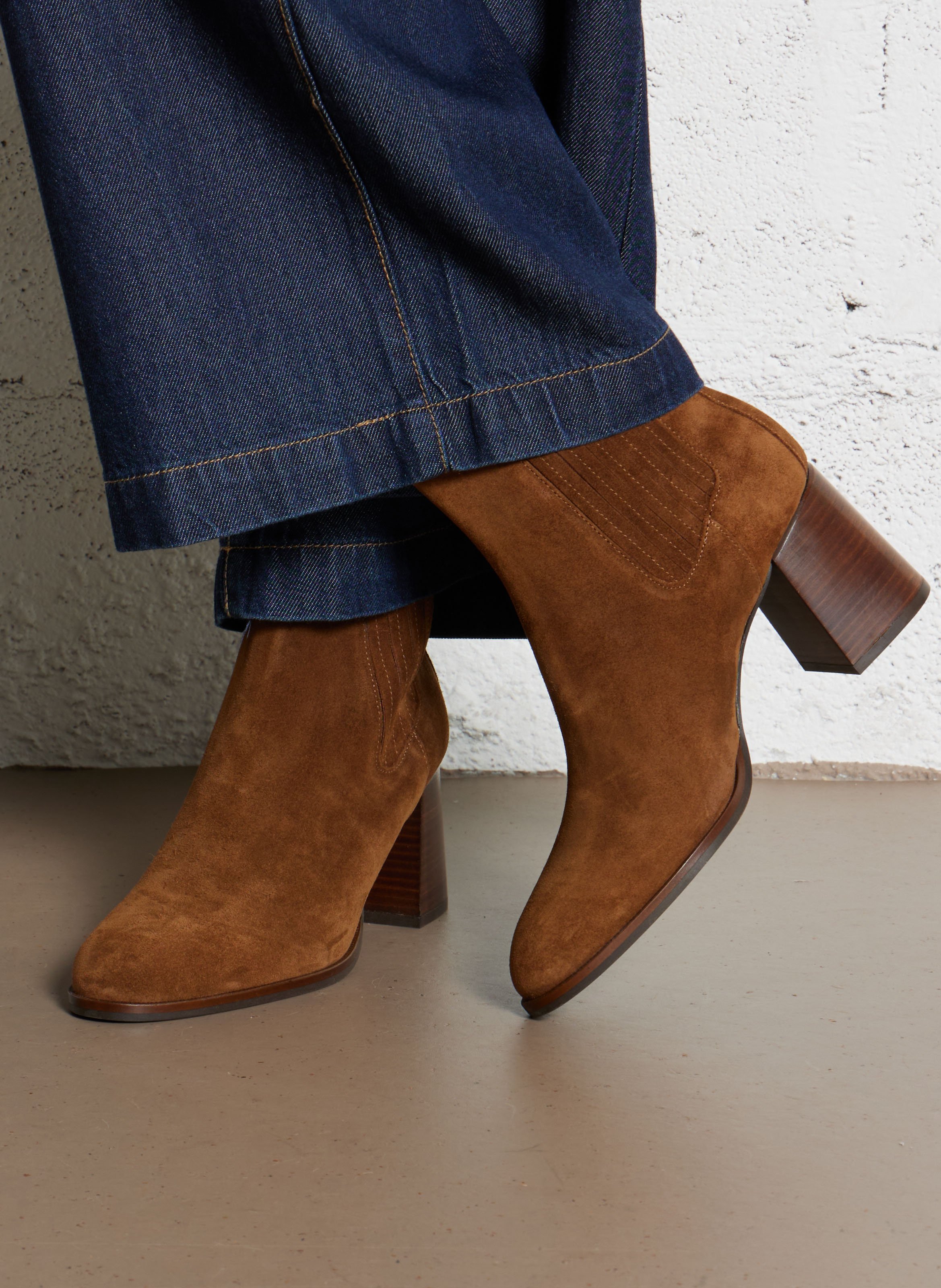 Chelsea heeled ankle boots in suede leather BOCAGE Brown