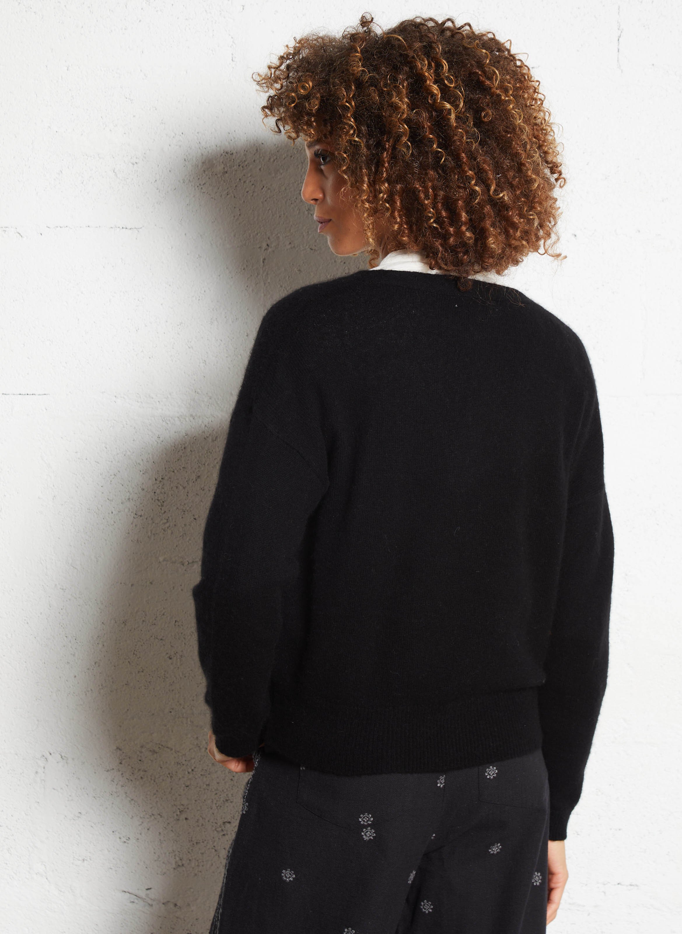 Pull ample col V en laine, cachemire et soie MAJESTIC FILATURES Noir