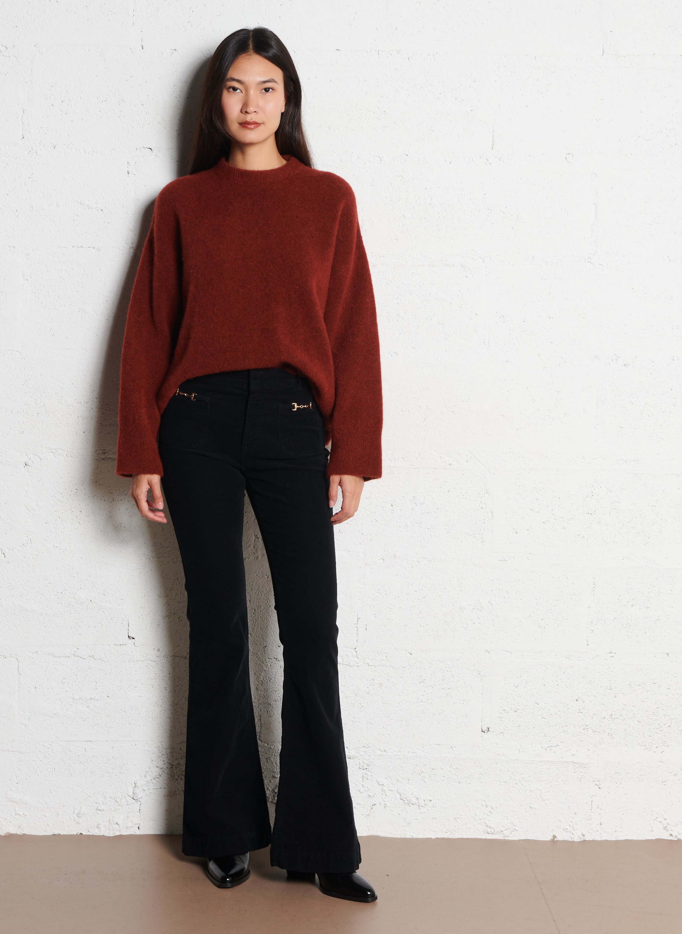 Oversized round neck sweater in blended baby alpaca wool. BELLEPIECE Yellow