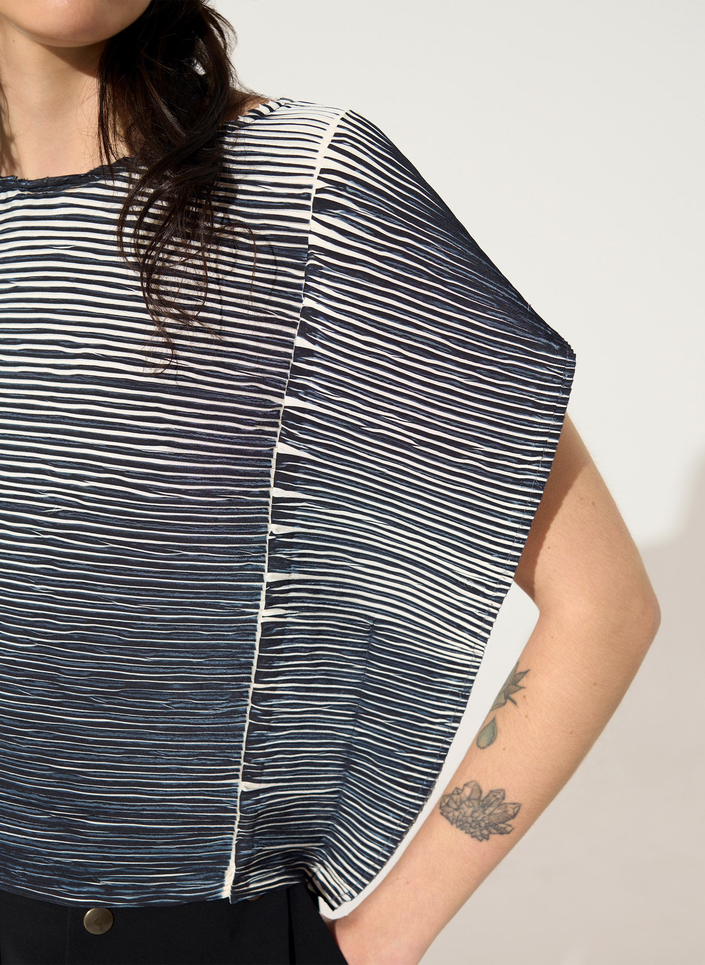 Oversize-Top mit Rundhalsausschnitt und Print COTELAC Schwarz