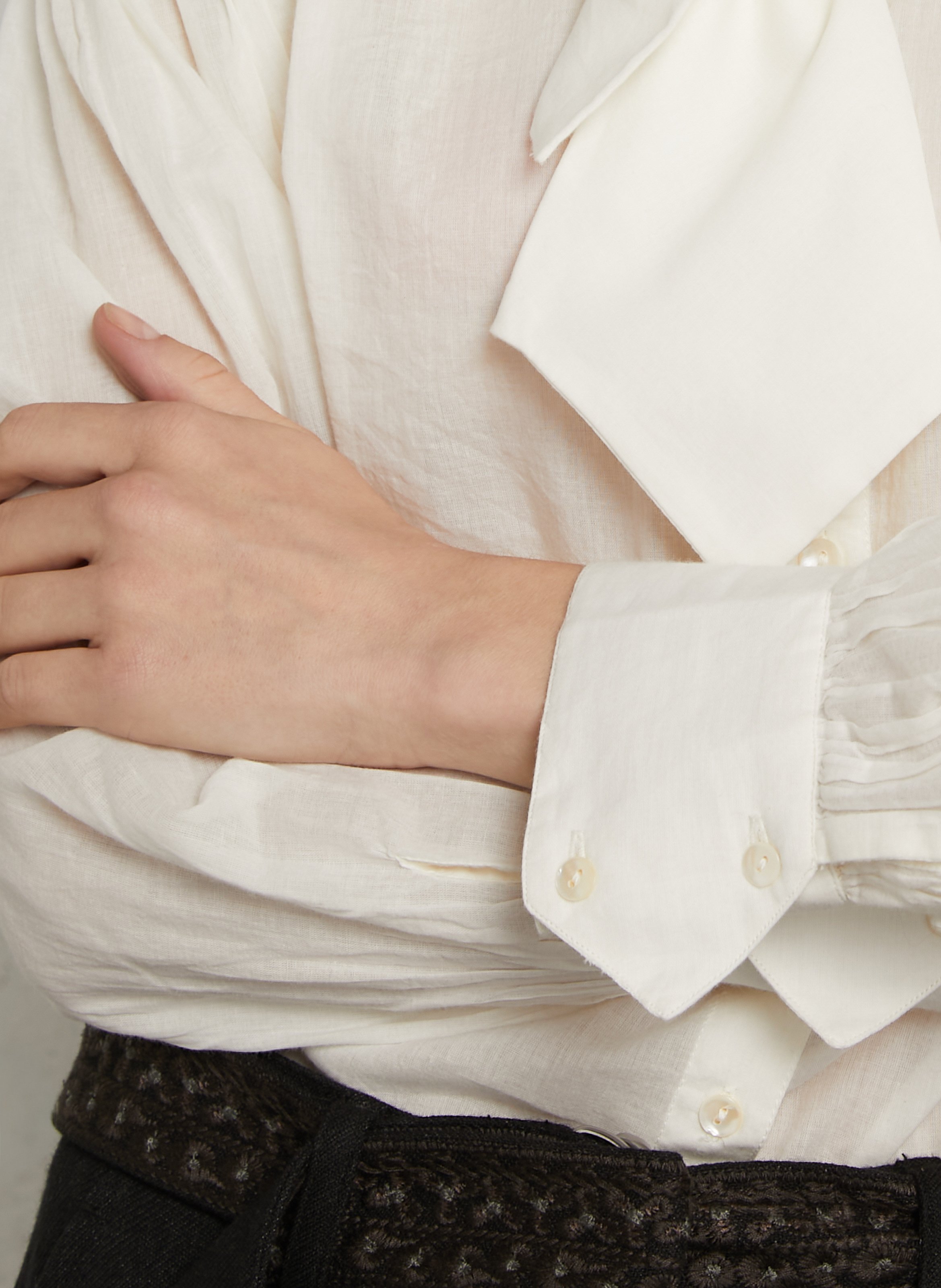 Loose-fitting cotton blouse with lavallière collar ANTIK BATIK White