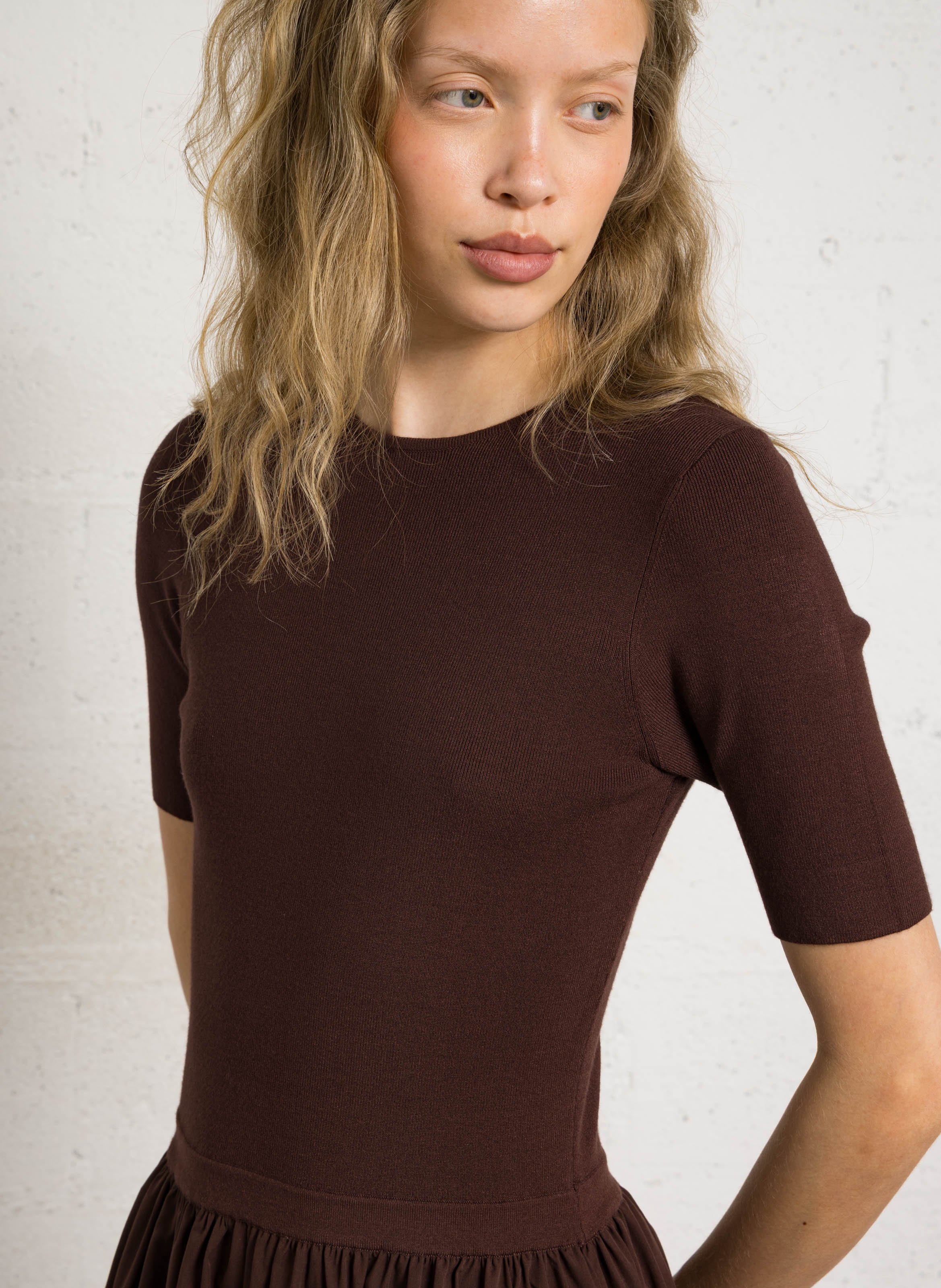 Lange jurk met uitlopende bi-materiaal PETITE MENDIGOTE Bruin