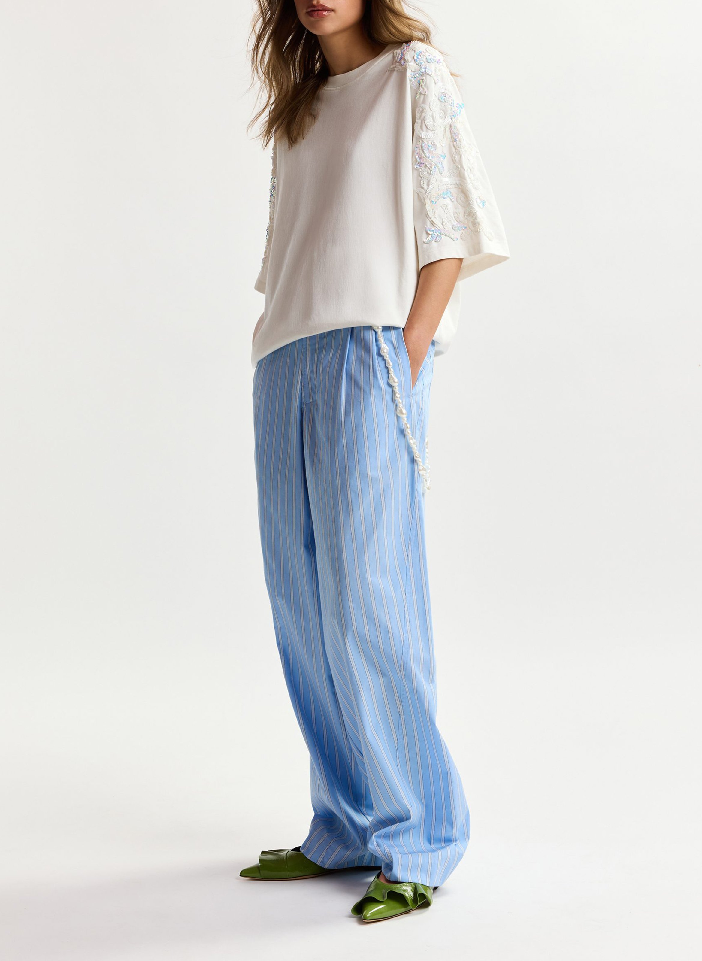 Weites T-Shirt mit Perlen ESSENTIEL ANTWERP Weiss