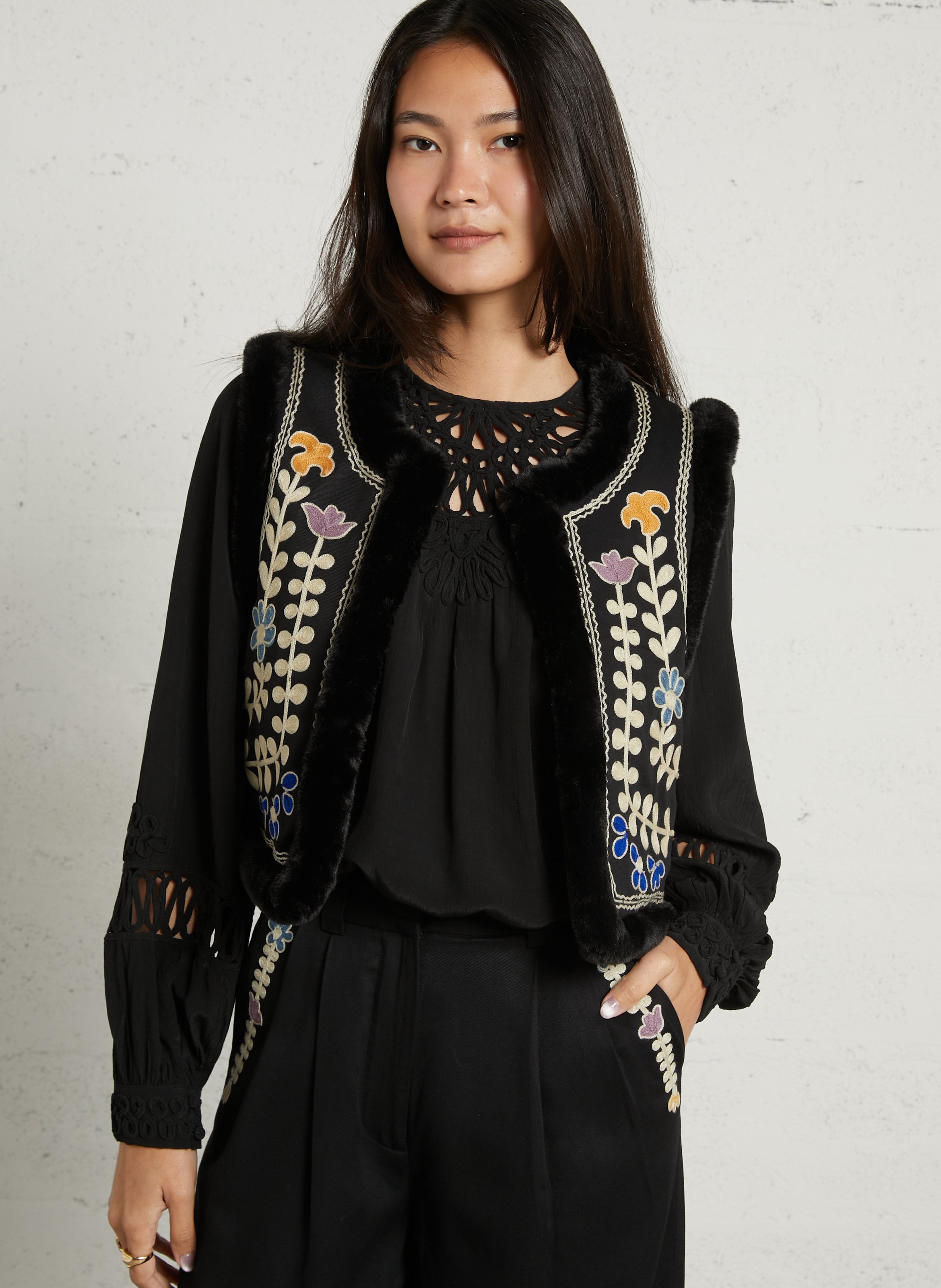 Veste droite col rond brodée LOUISE MISHA Noir