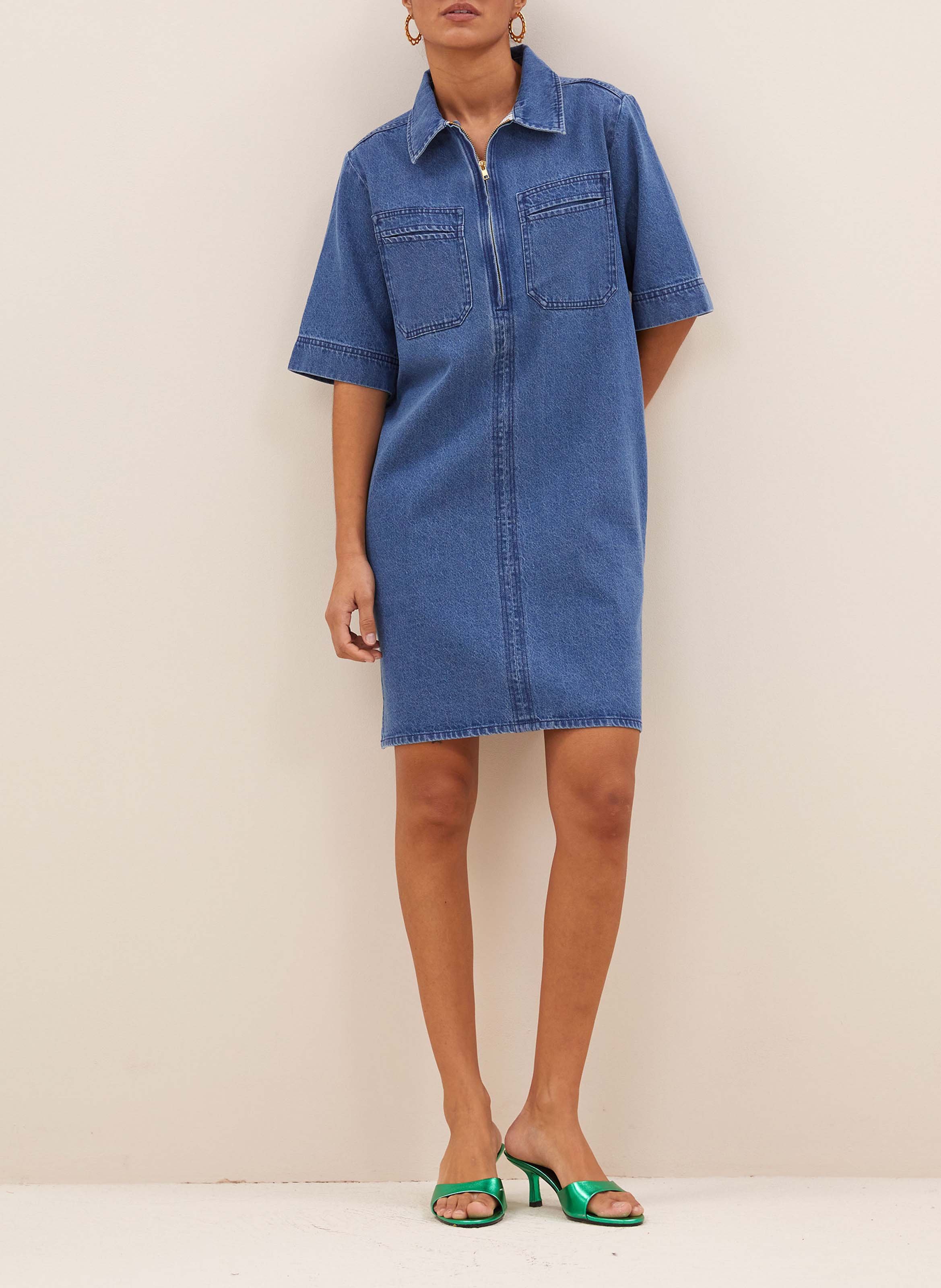 Korte jeansjurk met klassieke kraag BY BAR Blauw