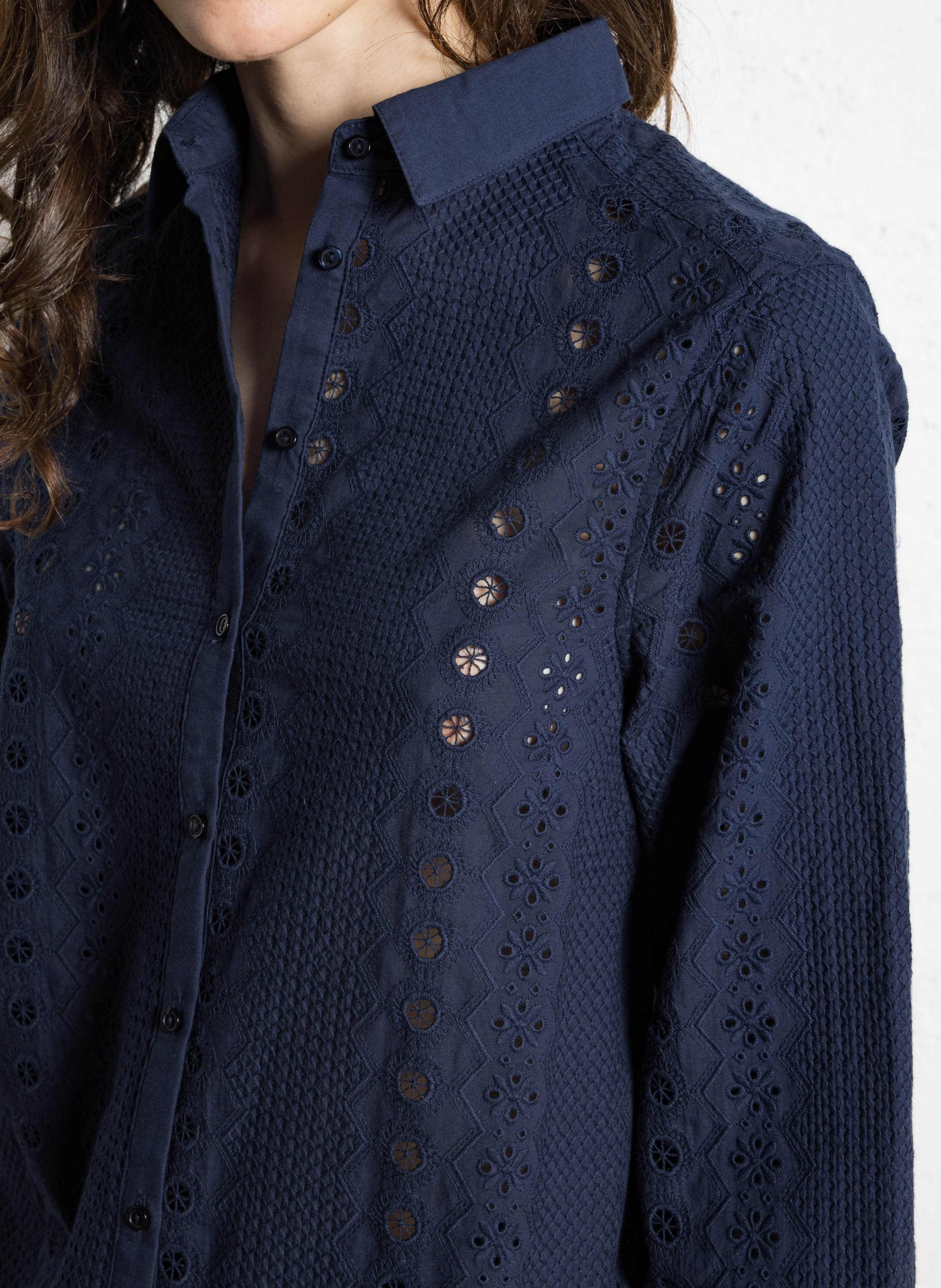 Rechte blouse in Engels borduurwerk SUD EXPRESS Blauw