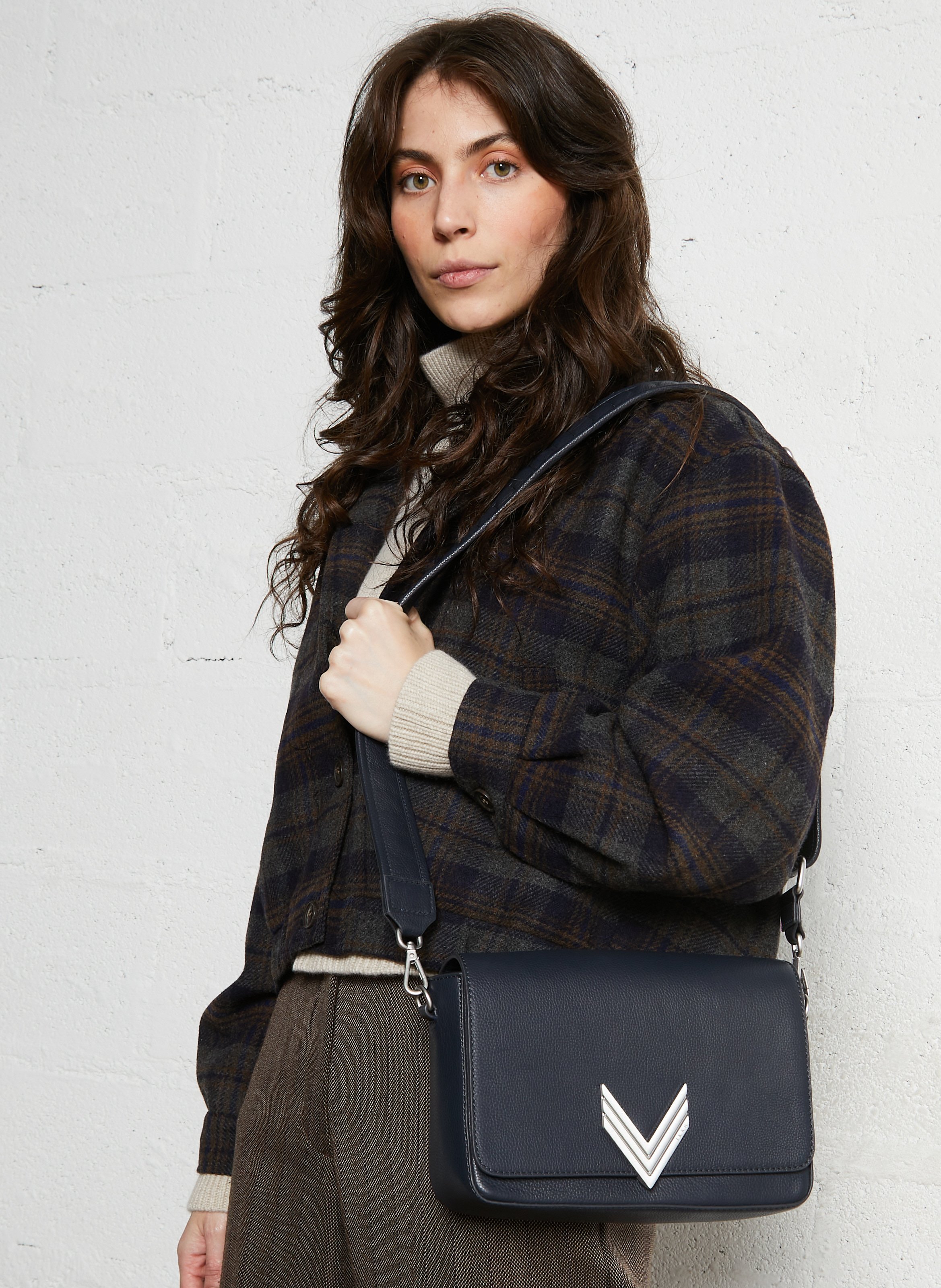 Grained leather flap shoulder bag with magnetic closure IKKS Blue