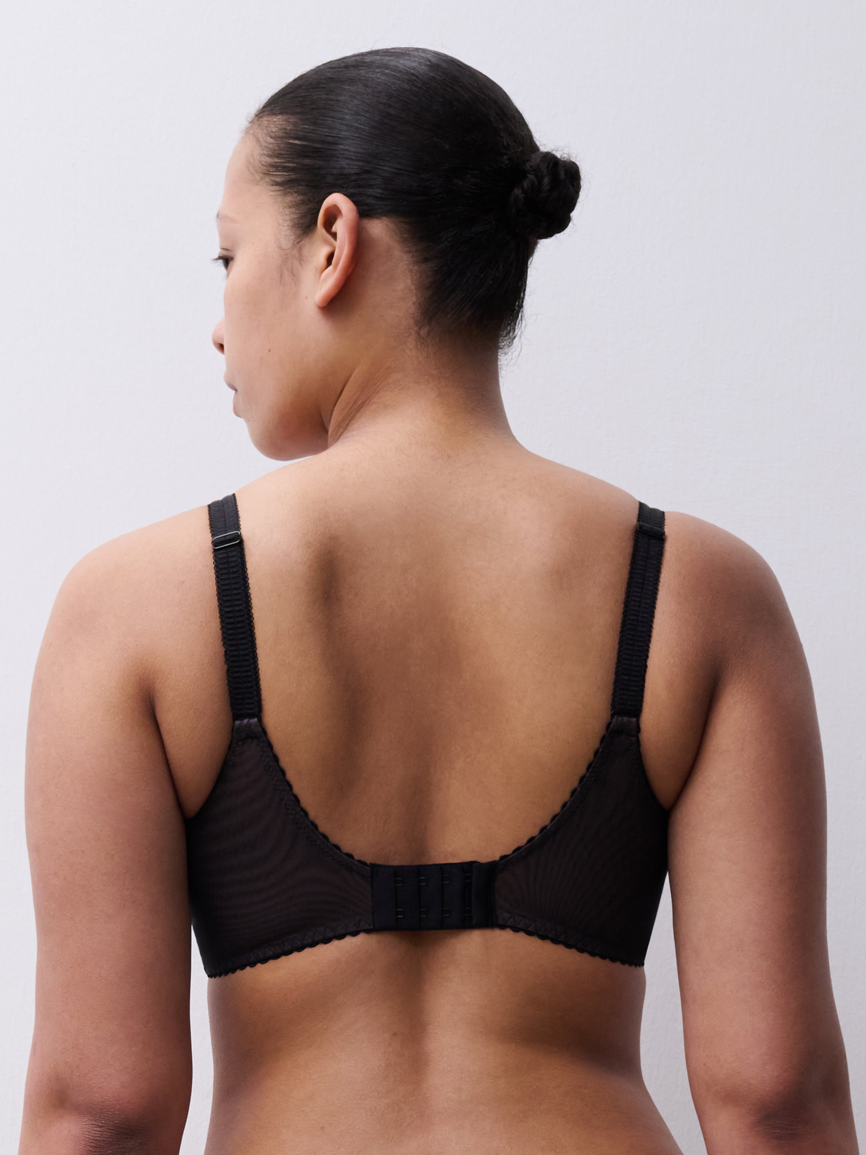 Plunging padded bra with embroidery CHANTELLE Black