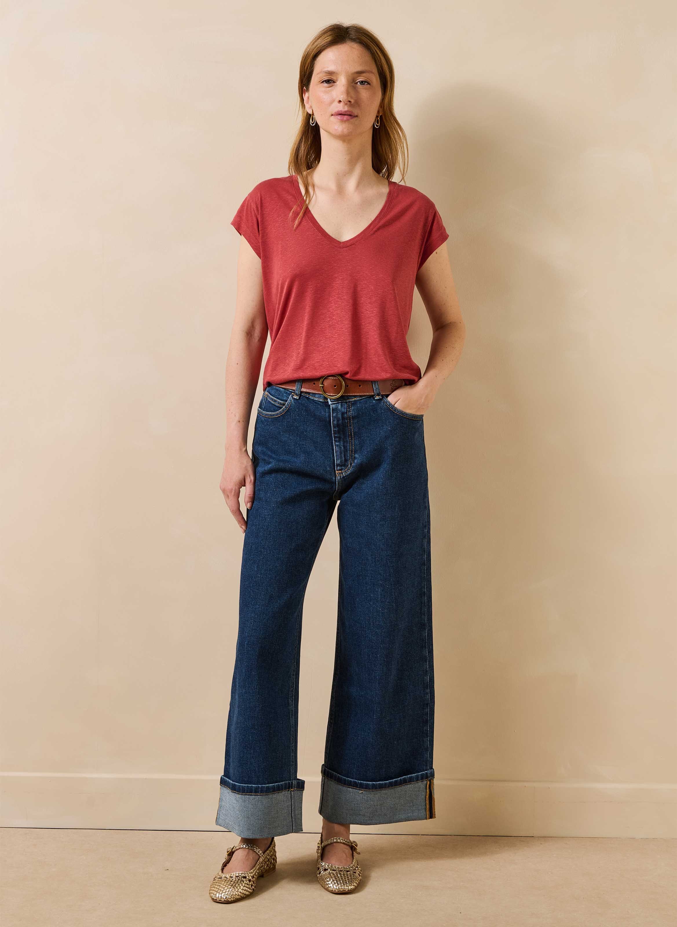 Solid straight V-neck T-shirt LA FEE MARABOUTEE Red