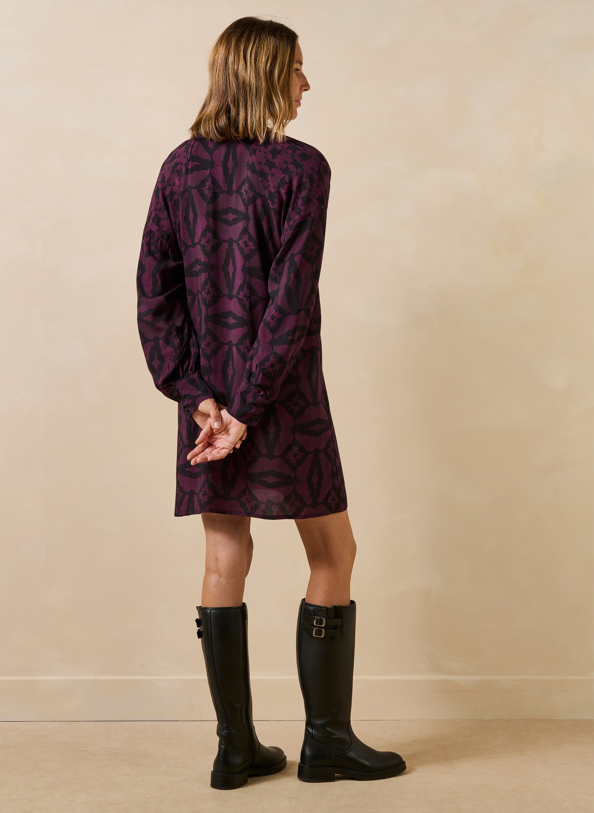 Gerade Tunika-Kleid mit Tunika-Kragen und Muster LA FEE MARABOUTEE Mehrfarbig
