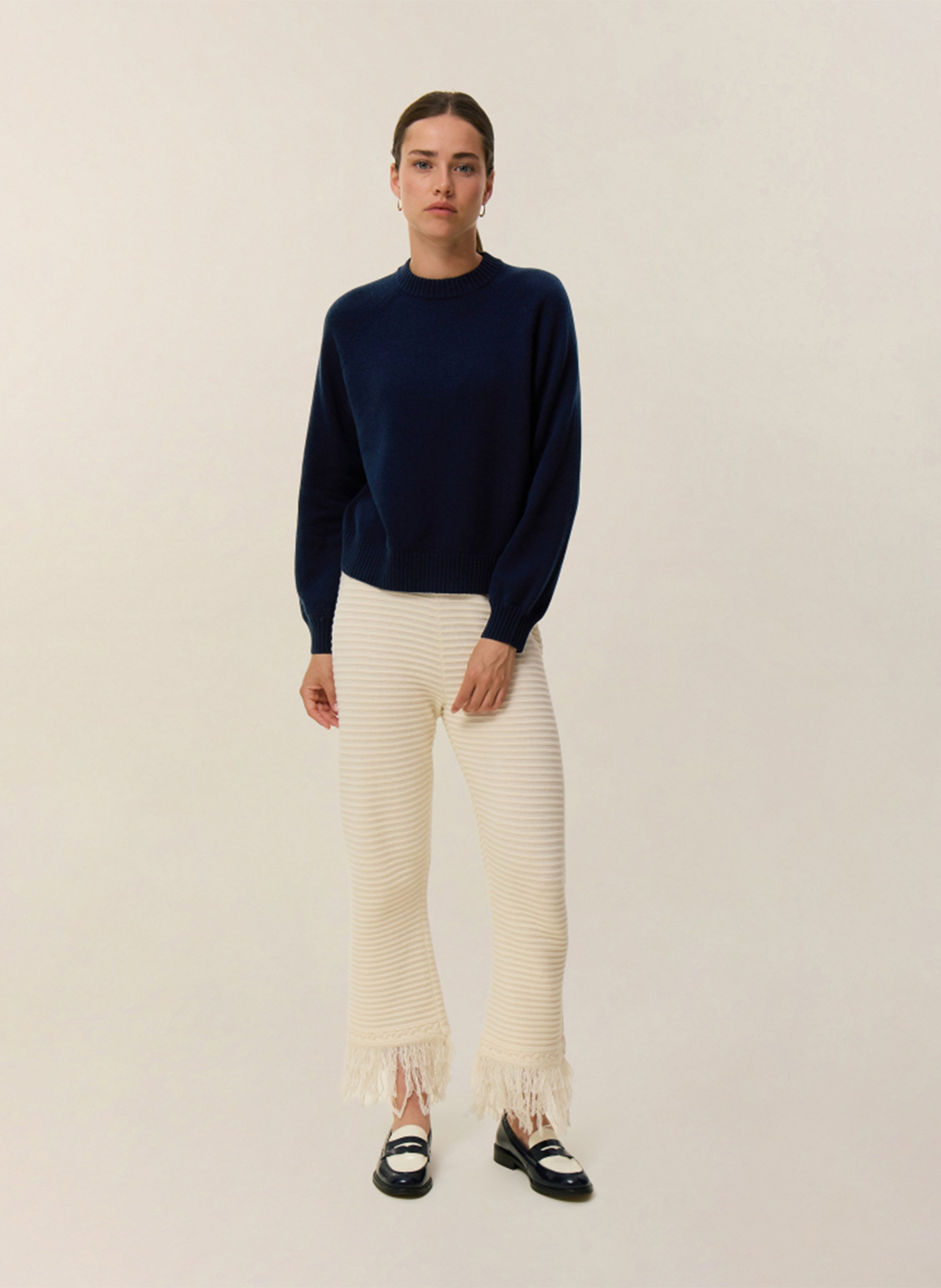 Straight cashmere sweater with round neck HIRCUS Blue