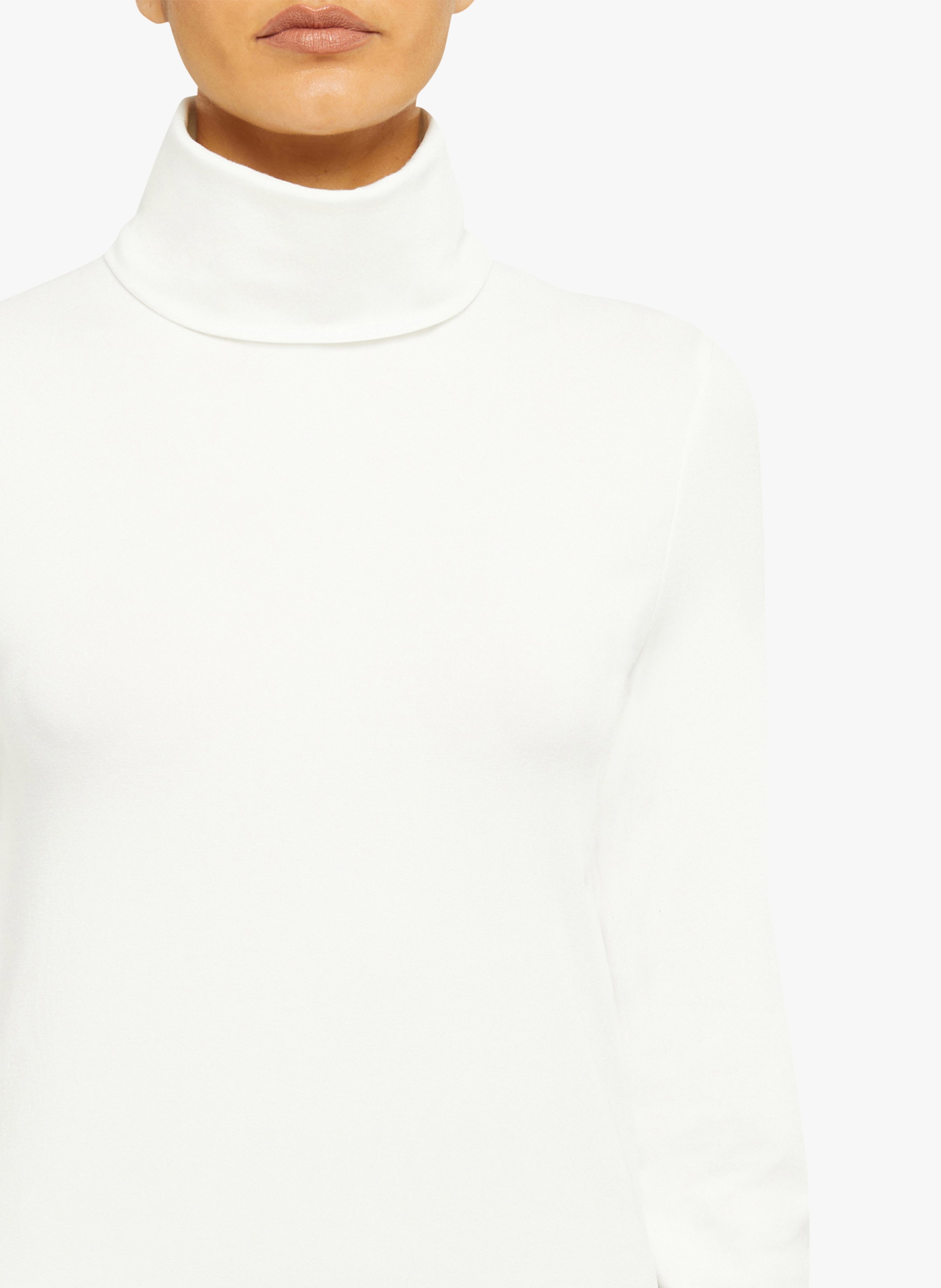 Fitted polo neck pullover White