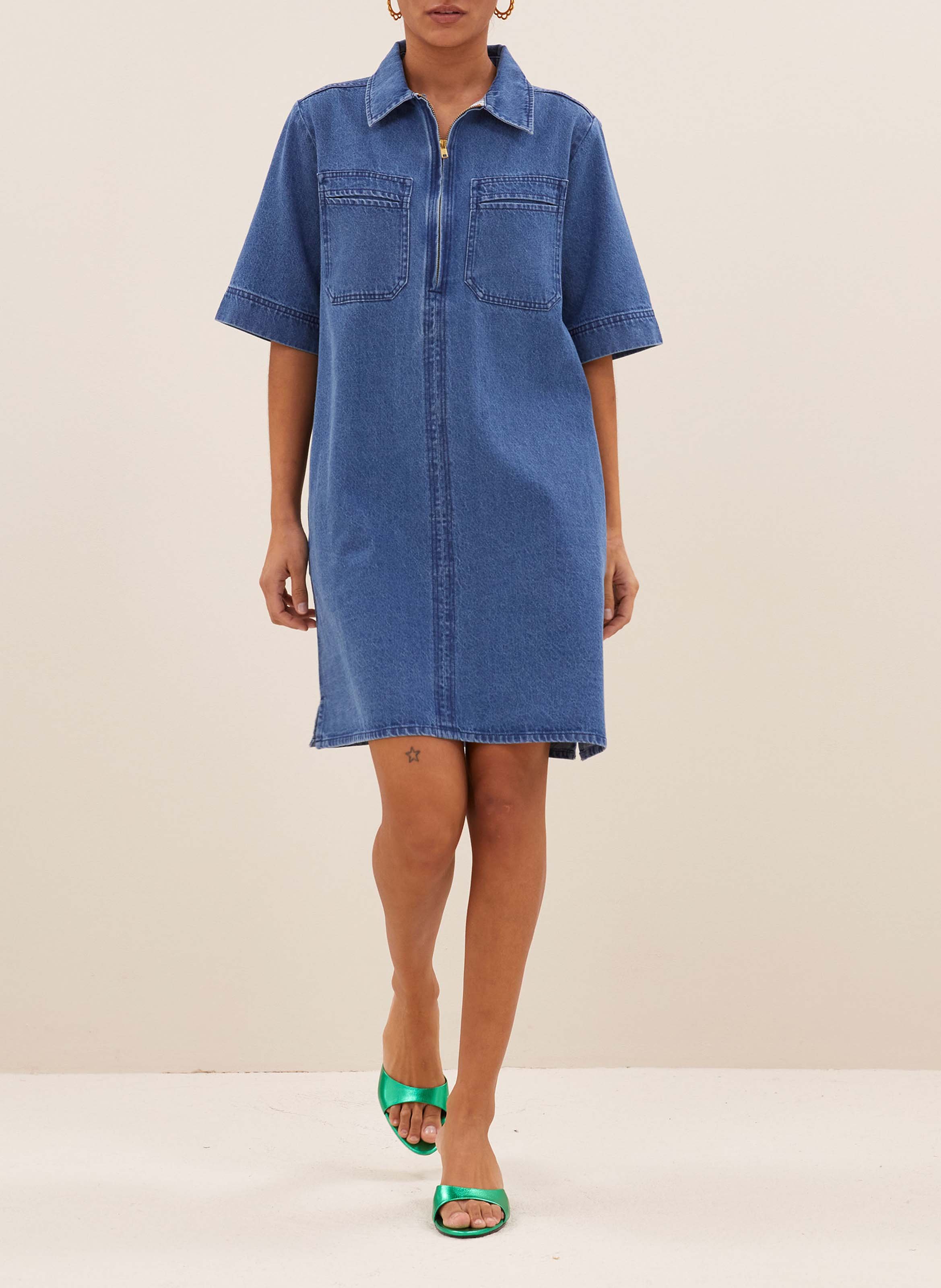 Korte jeansjurk met klassieke kraag BY BAR Blauw