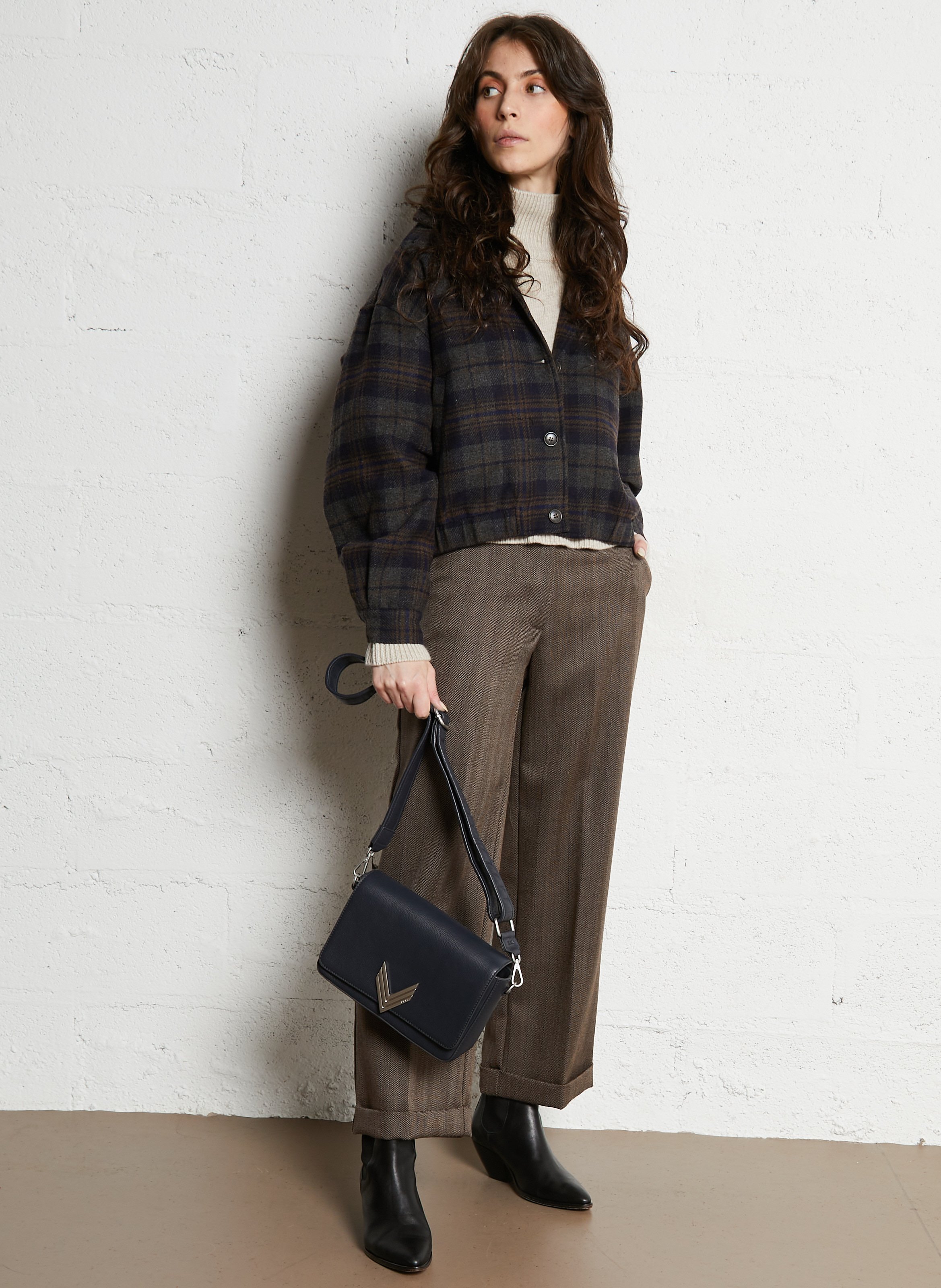 Grained leather flap shoulder bag with magnetic closure IKKS Blue